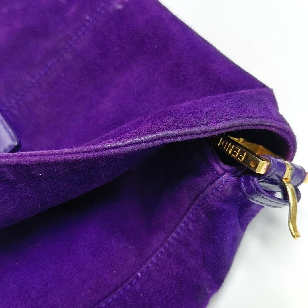 Fendi Mamma Baguette Cuir velours violet en vente 5