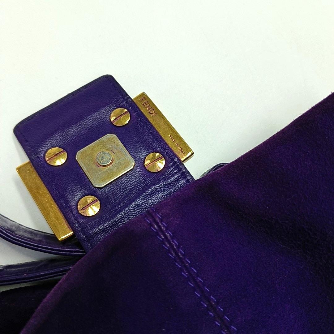 Fendi Mamma Baguette Cuir velours violet en vente 6