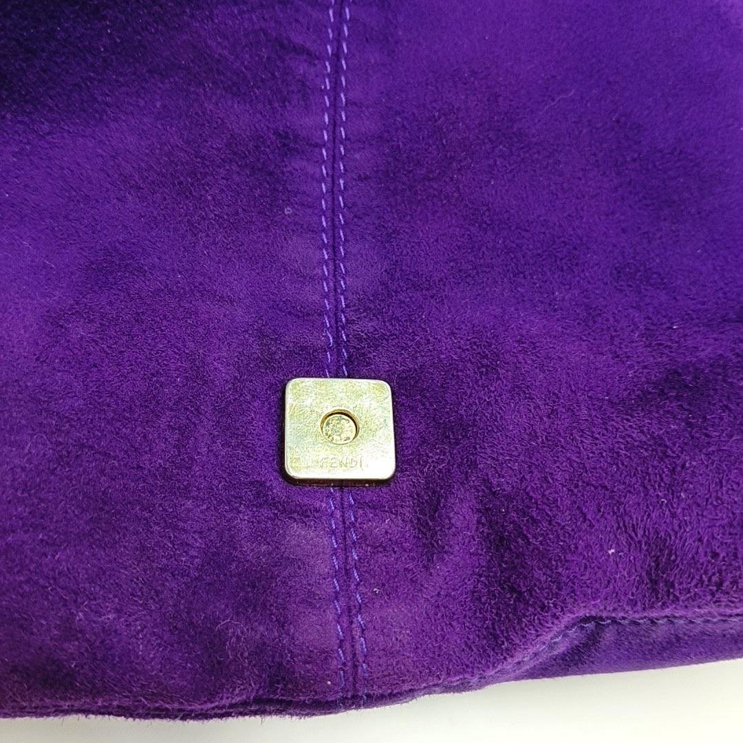 Fendi Mamma Baguette Cuir velours violet en vente 4
