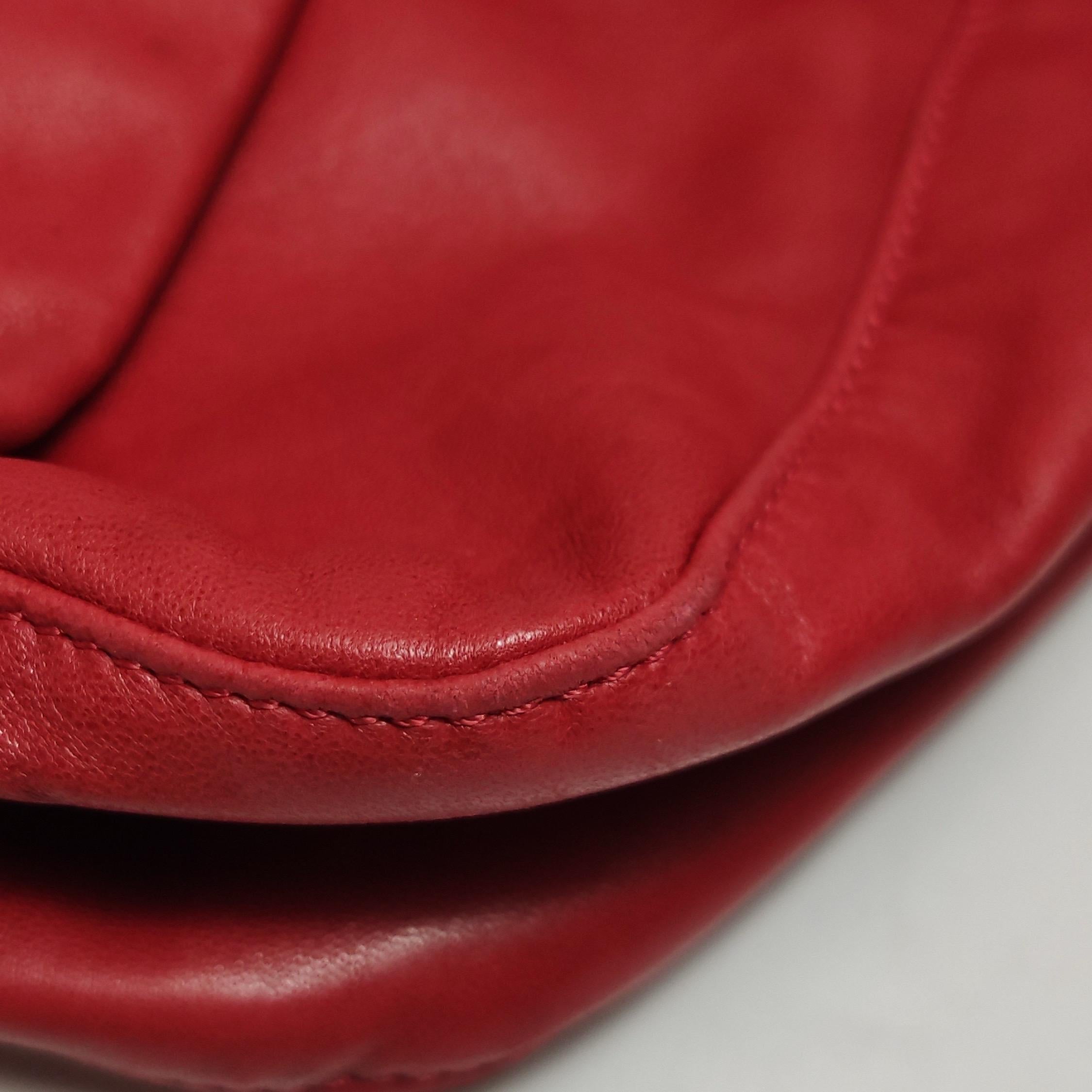 Fendi Mamma Baguette Red Lambskin Leather Silver Hardware en vente 9