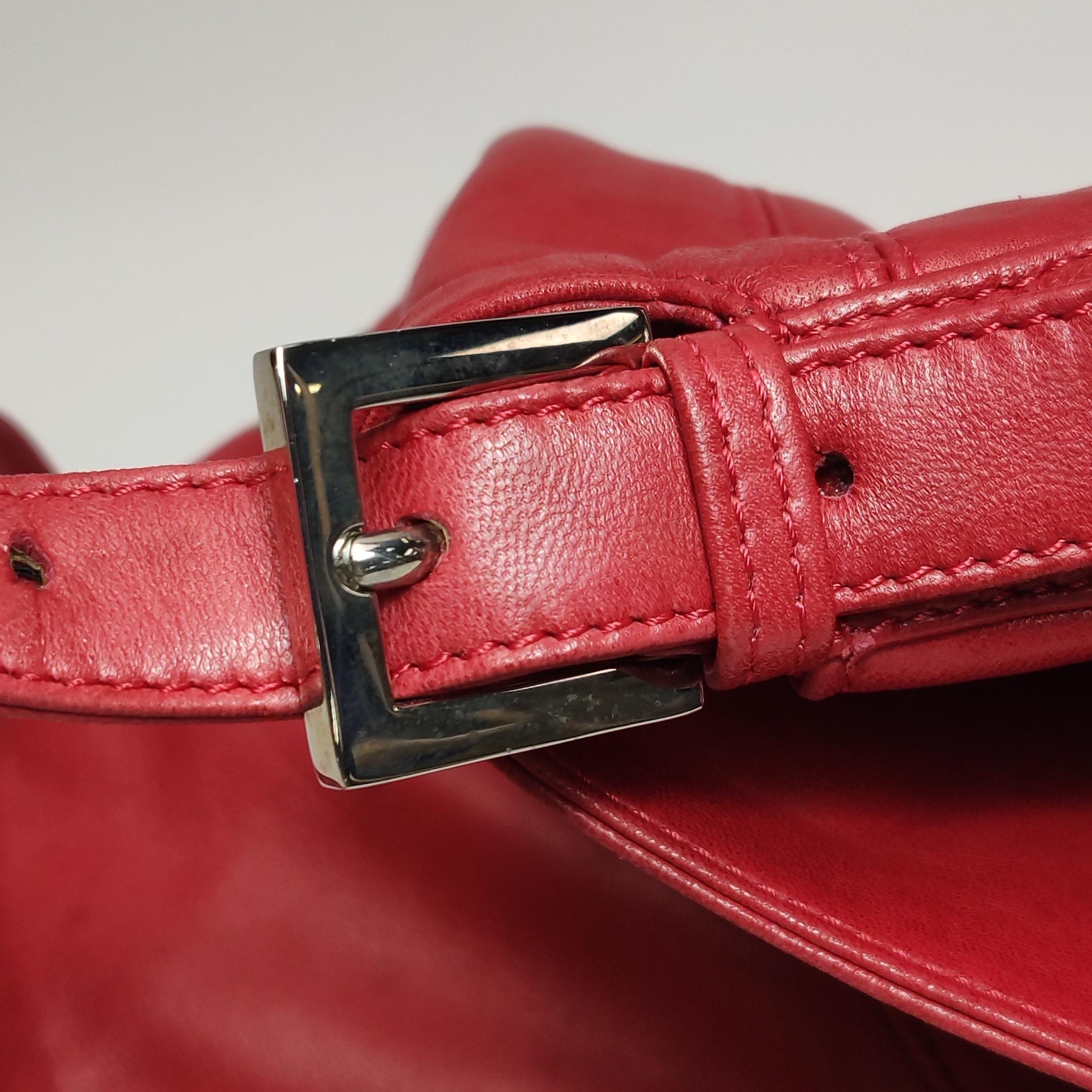 Fendi Mamma Baguette Red Lambskin Leather Silver Hardware en vente 10