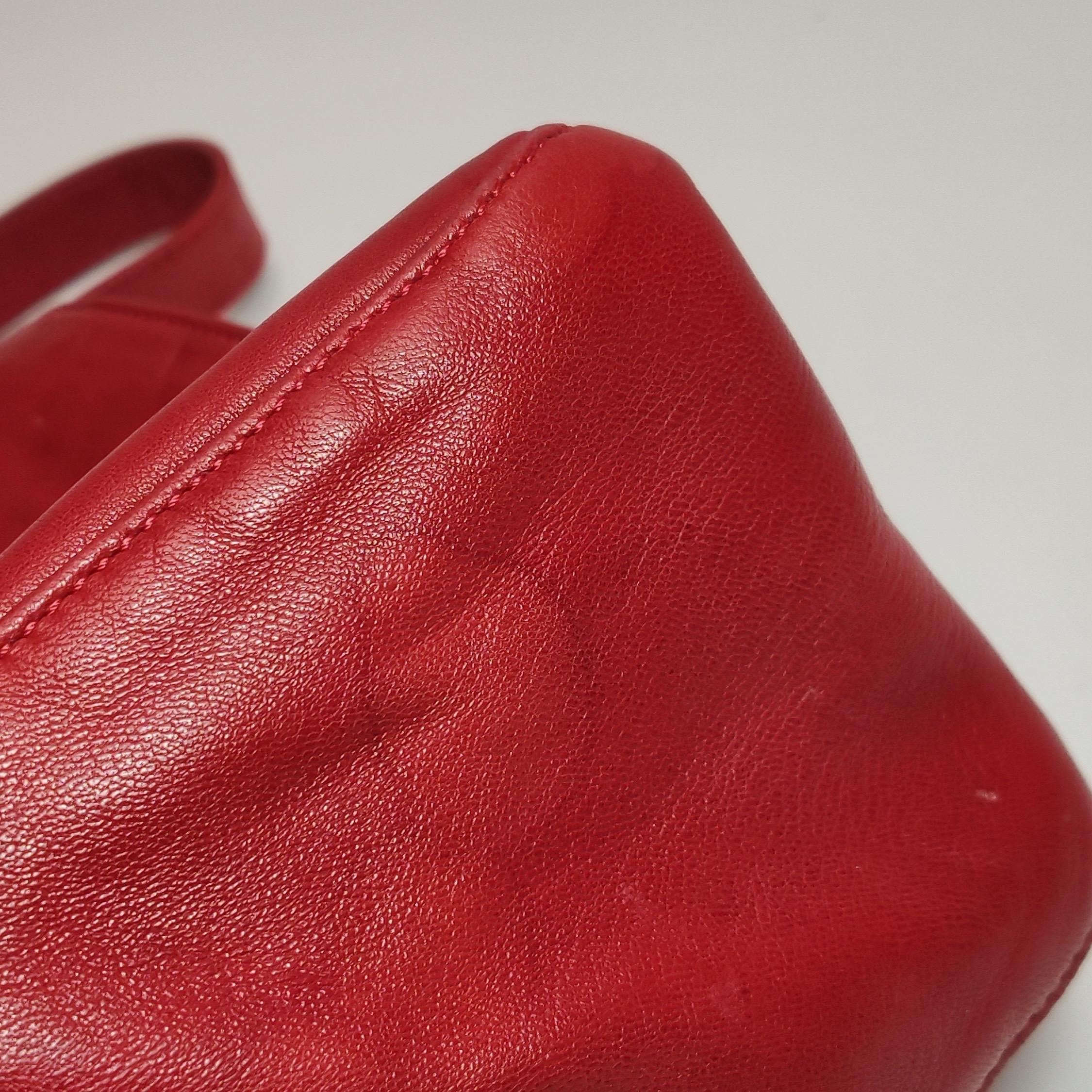 Fendi Mamma Baguette Red Lambskin Leather Silver Hardware en vente 11
