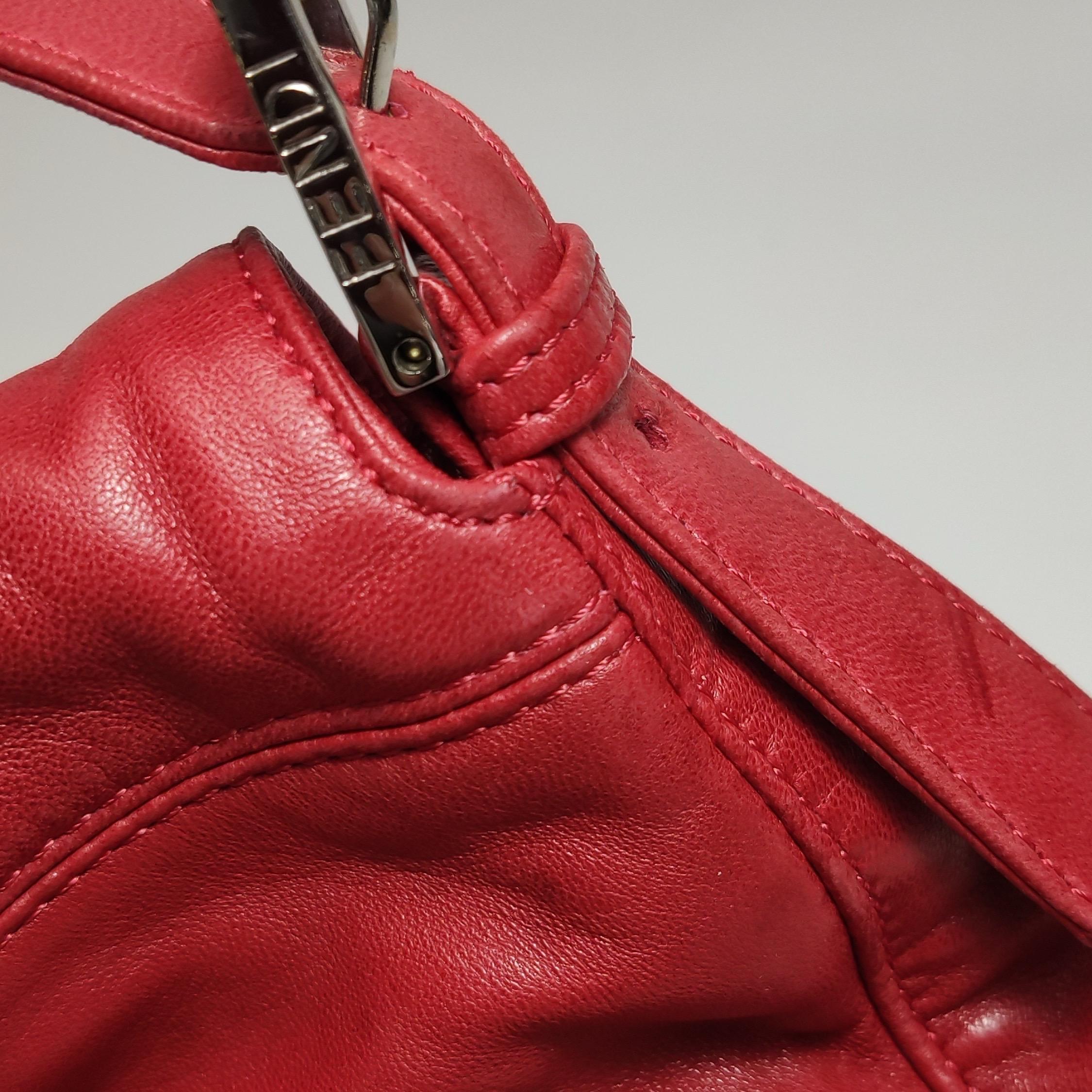Fendi Mamma Baguette Red Lambskin Leather Silver Hardware en vente 12