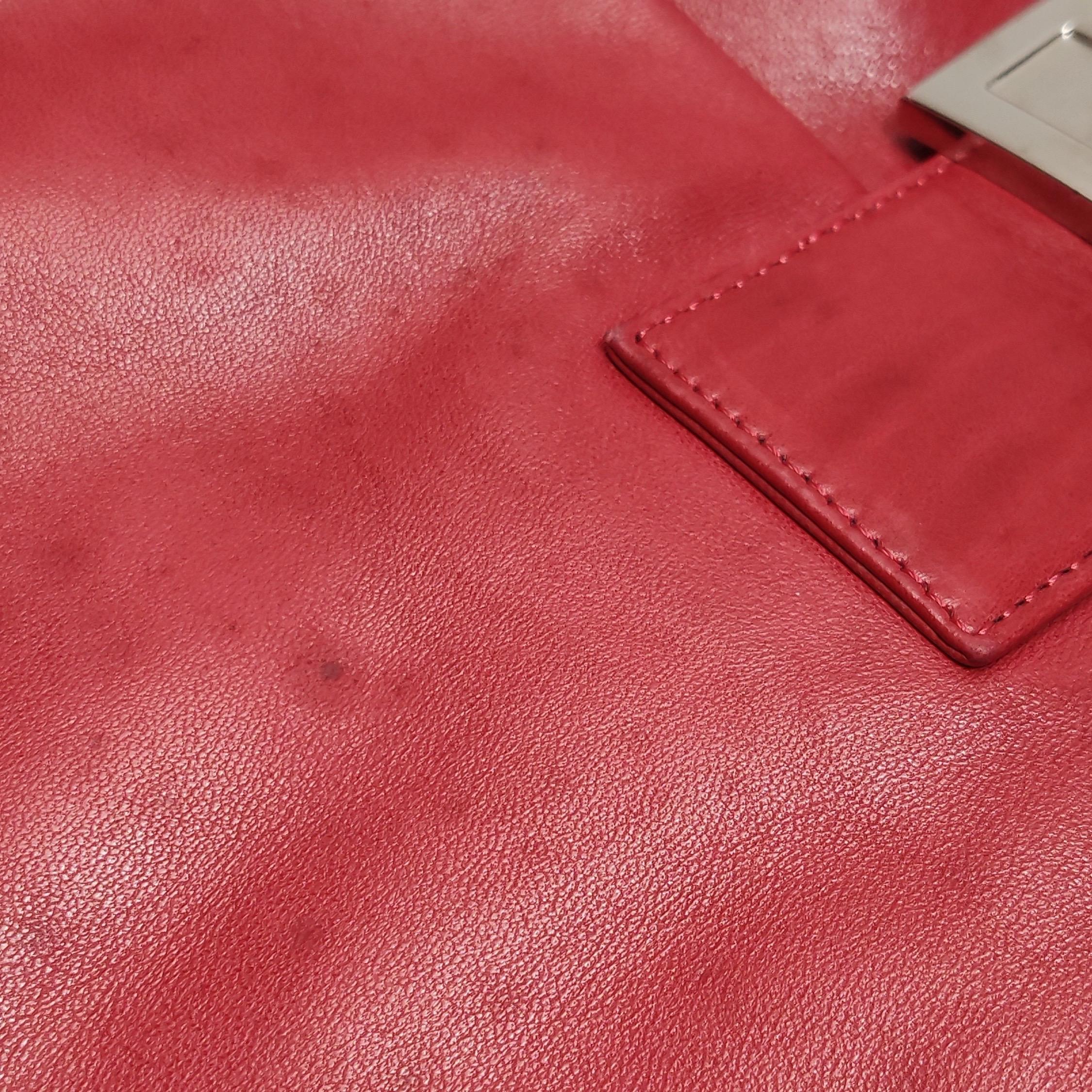 Fendi Mamma Baguette Red Lambskin Leather Silver Hardware en vente 13