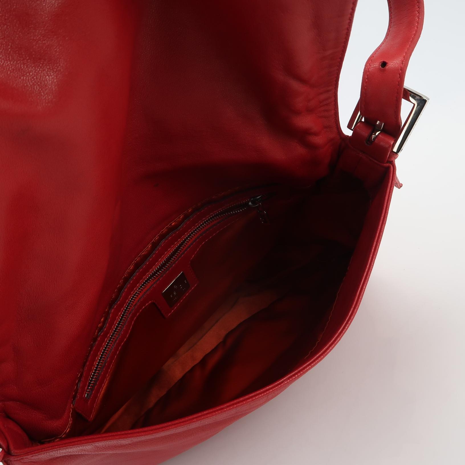 Fendi Mamma Baguette Red Lambskin Leather Silver Hardware en vente 1