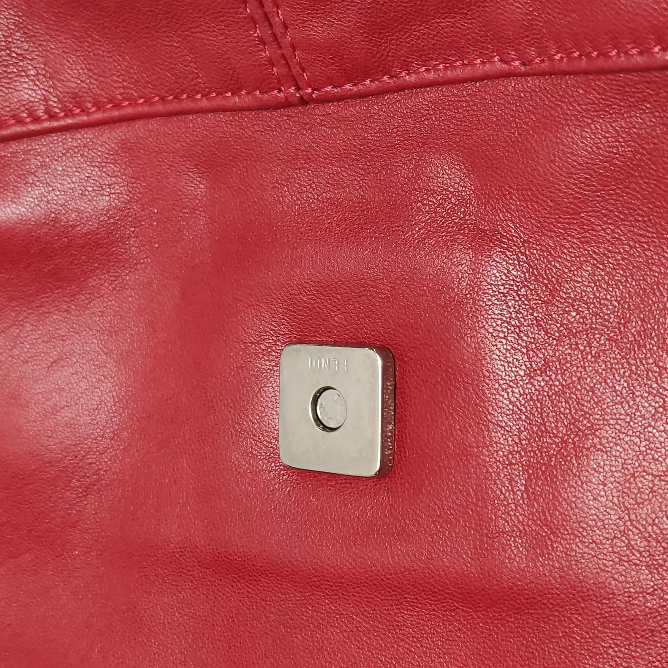 Fendi Mamma Baguette Red Lambskin Leather Silver Hardware en vente 4