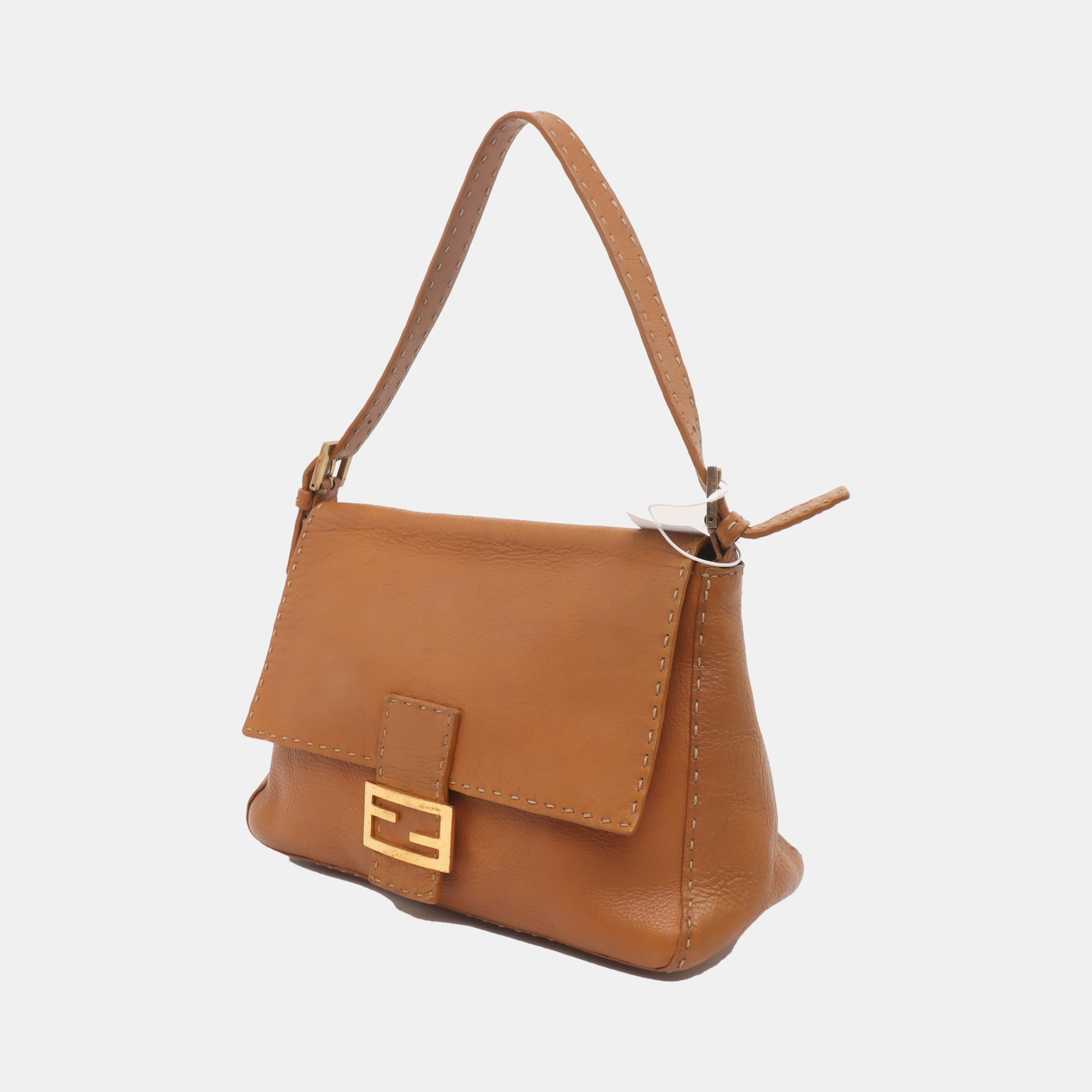 Fendi Mamma Baguette Selleria Calfskin Leather Caramel Tan Brown Shoulder Bag In Fair Condition In AUBERVILLIERS, FR