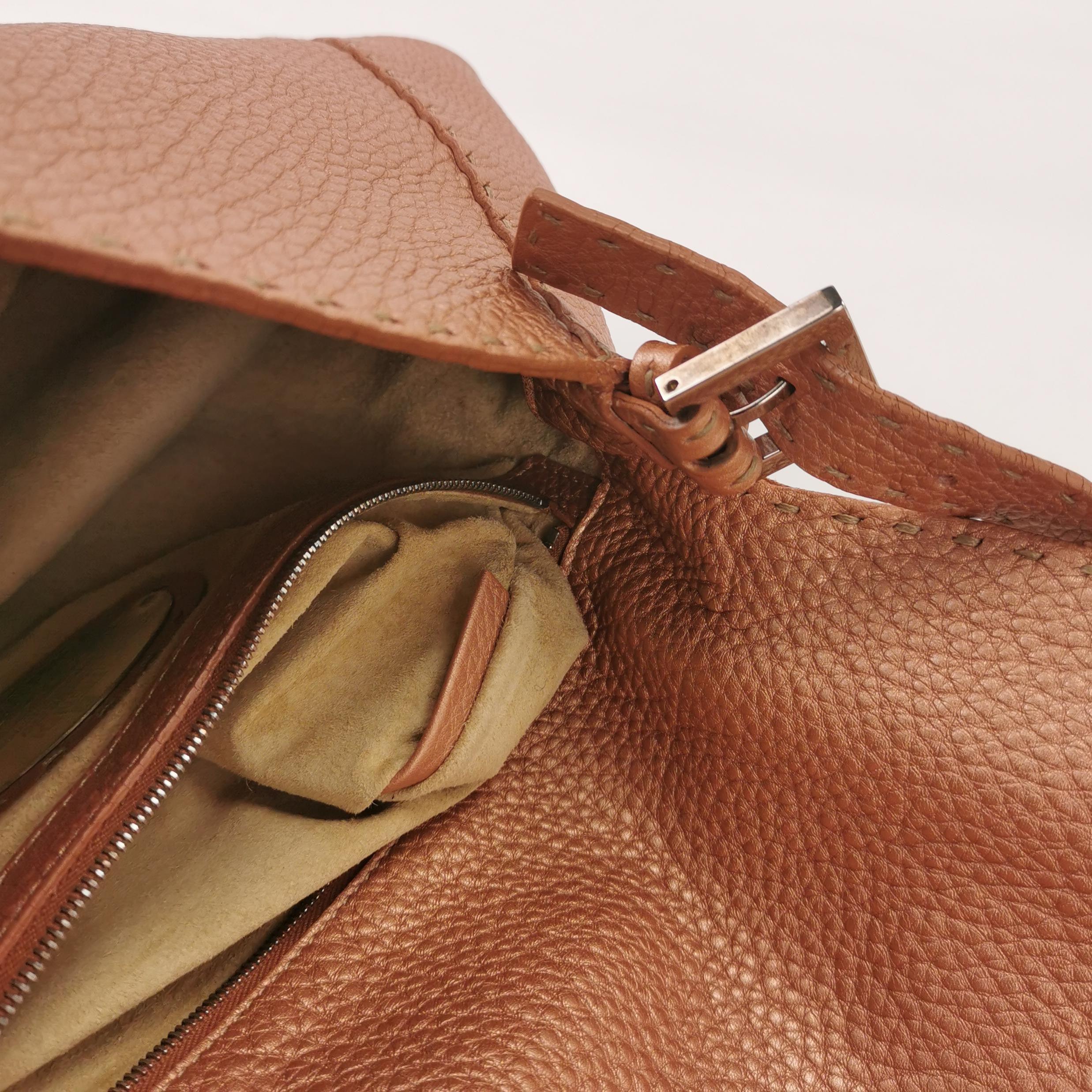 Fendi Mamma Baguette Selleria Calfskin Leather Pink Metallic For Sale 2