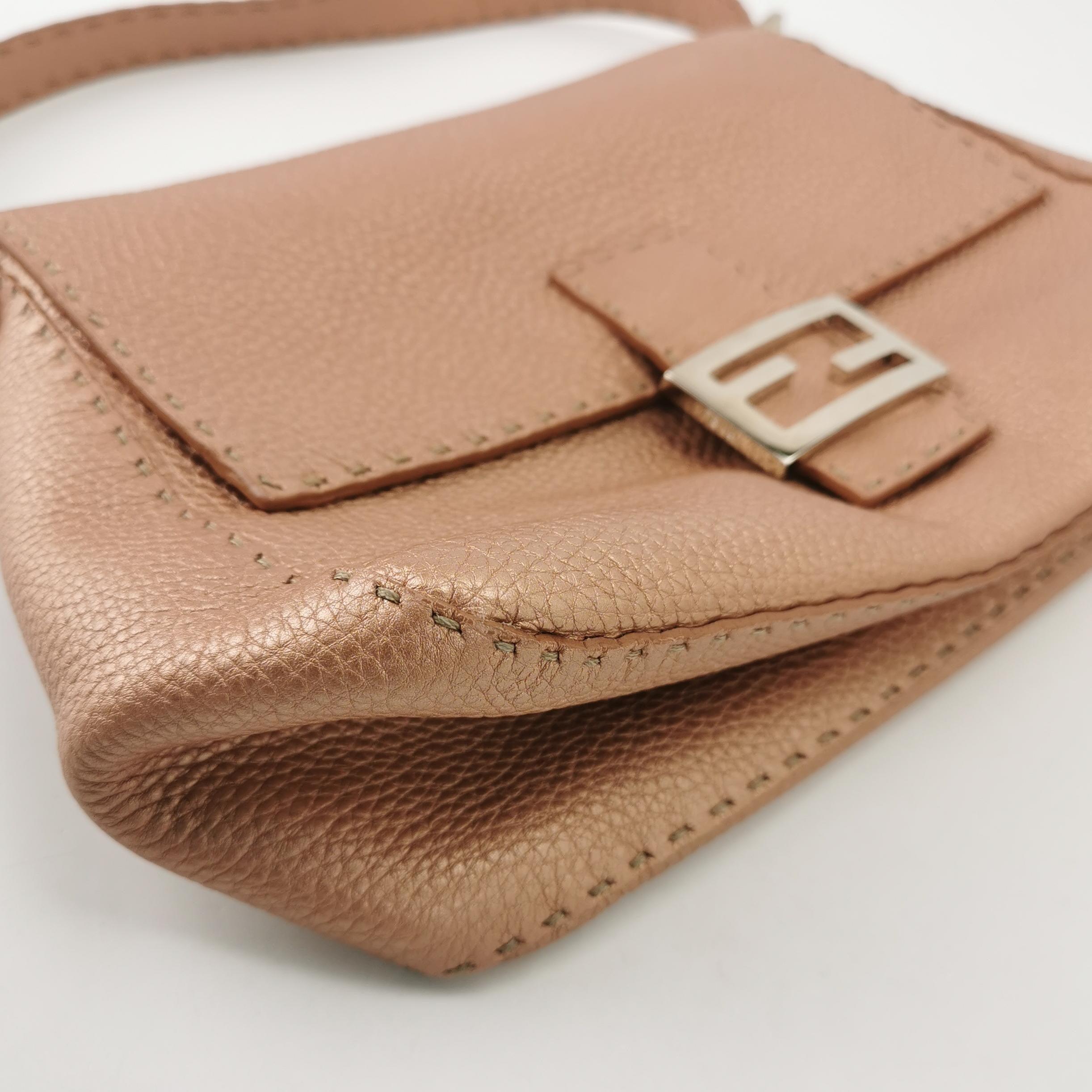 Fendi Mamma Baguette Selleria Calfskin Leather Pink Metallic For Sale 3