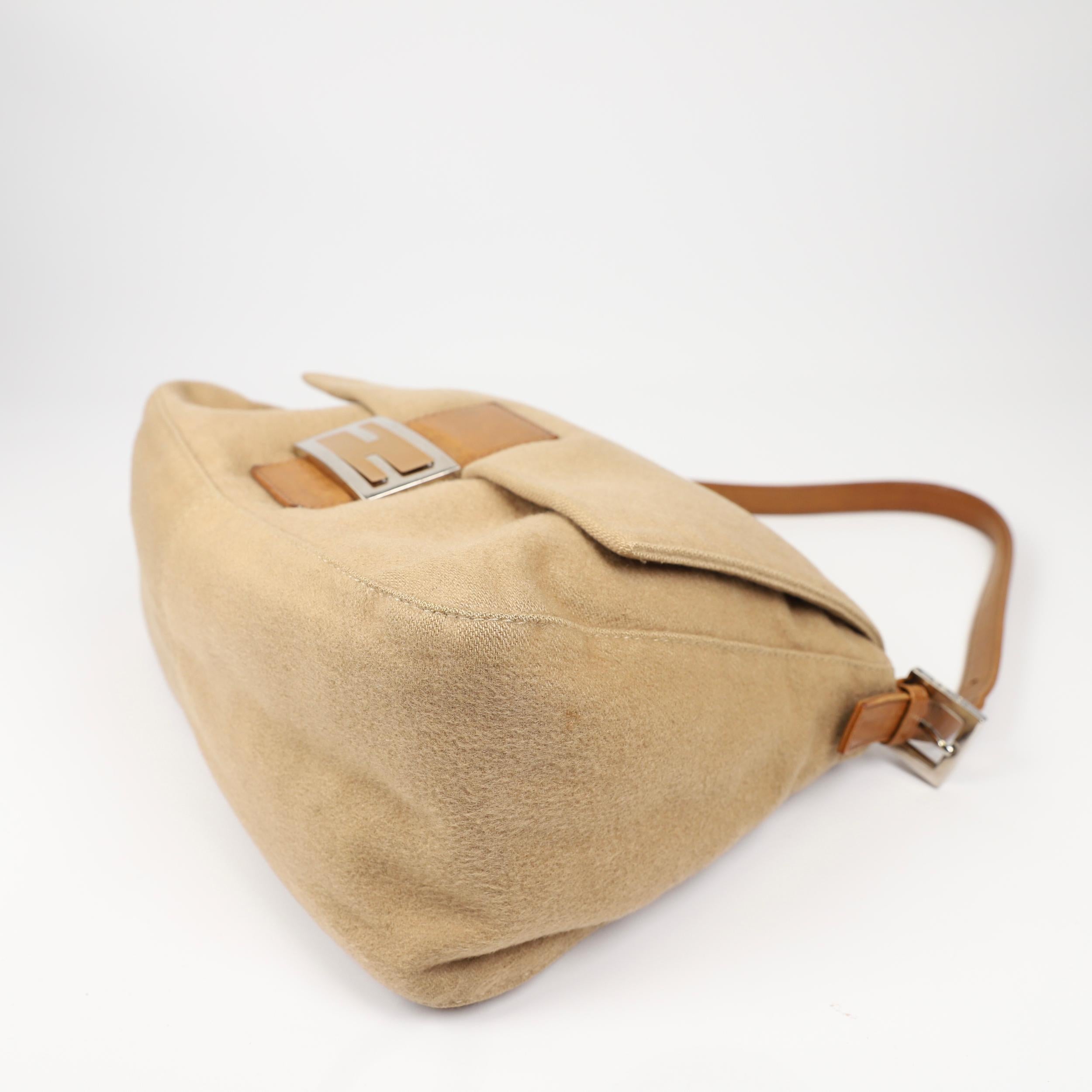 Fendi Mamma Baguette wool handbag For Sale 9