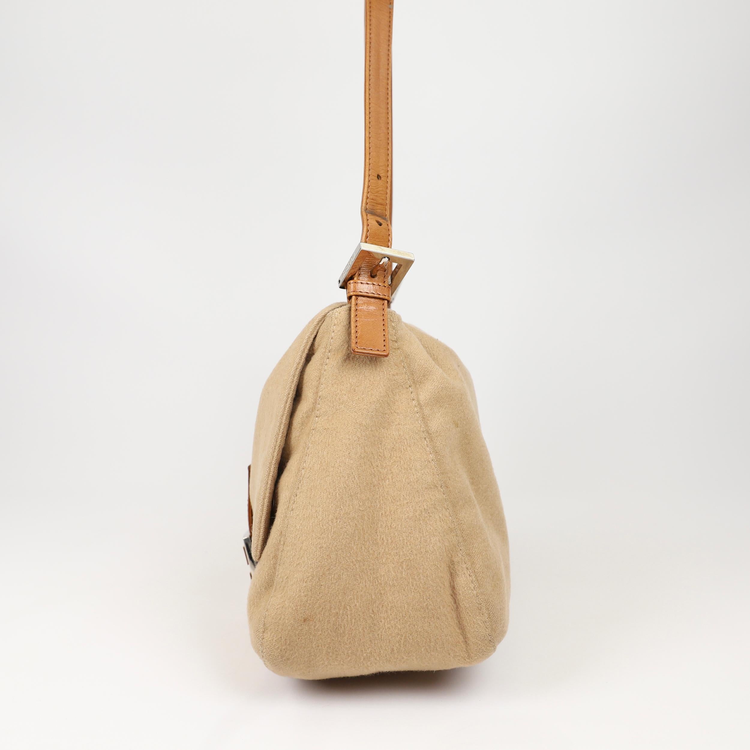 Fendi Mamma Baguette wool handbag For Sale 4