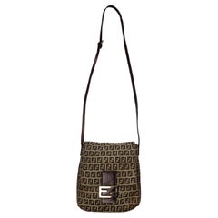 Fendi Mamma Baguette Zucca Borsa a tracolla in tela marrone