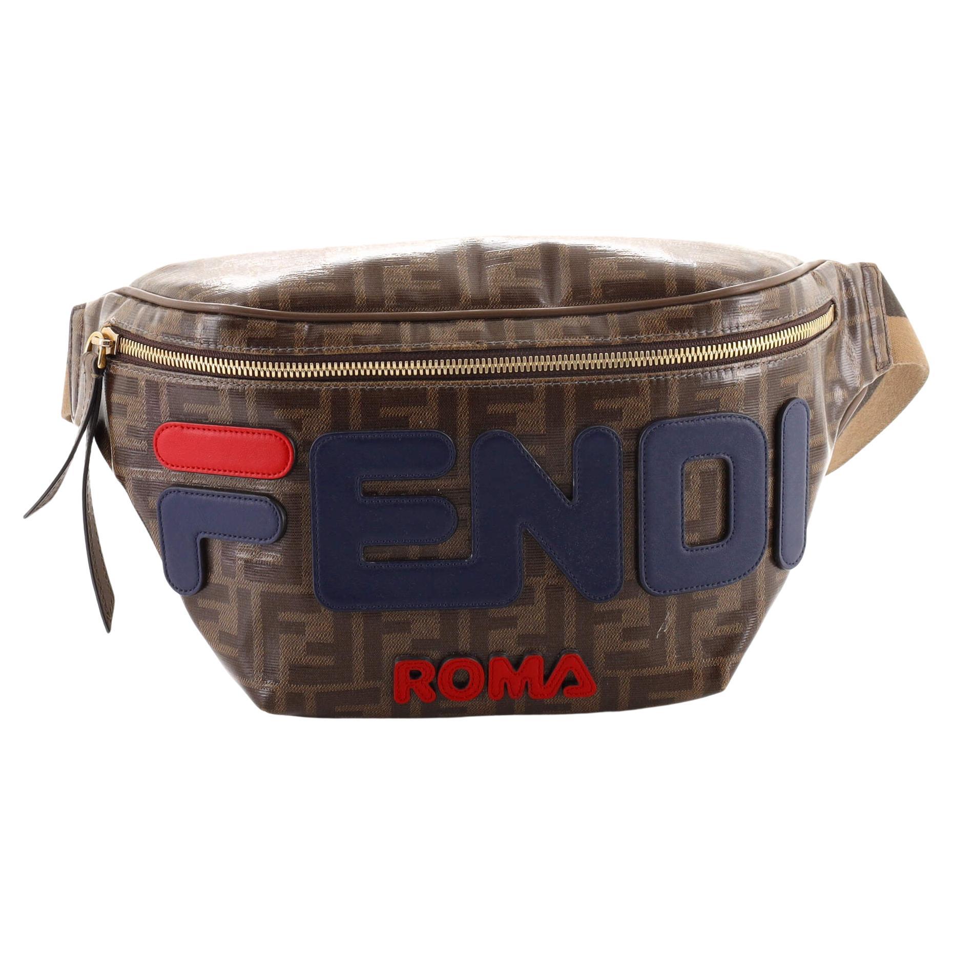 Fendi Mania Logo Taille Tasche Zucca aus beschichtetem Segeltuch im Angebot  bei 1stDibs