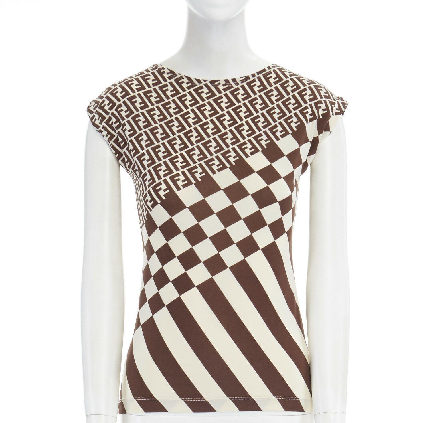 FENDI MARE Zucca FF monogram cream brown checker print sleeveless vest top S
FENDI MARE
Polyamide, nylon, elastane. 
Crean and brown. 
Signature FF monogram printed at top with checkerboard checks printed at body. Round neck. 
Sleeveless sleeve.