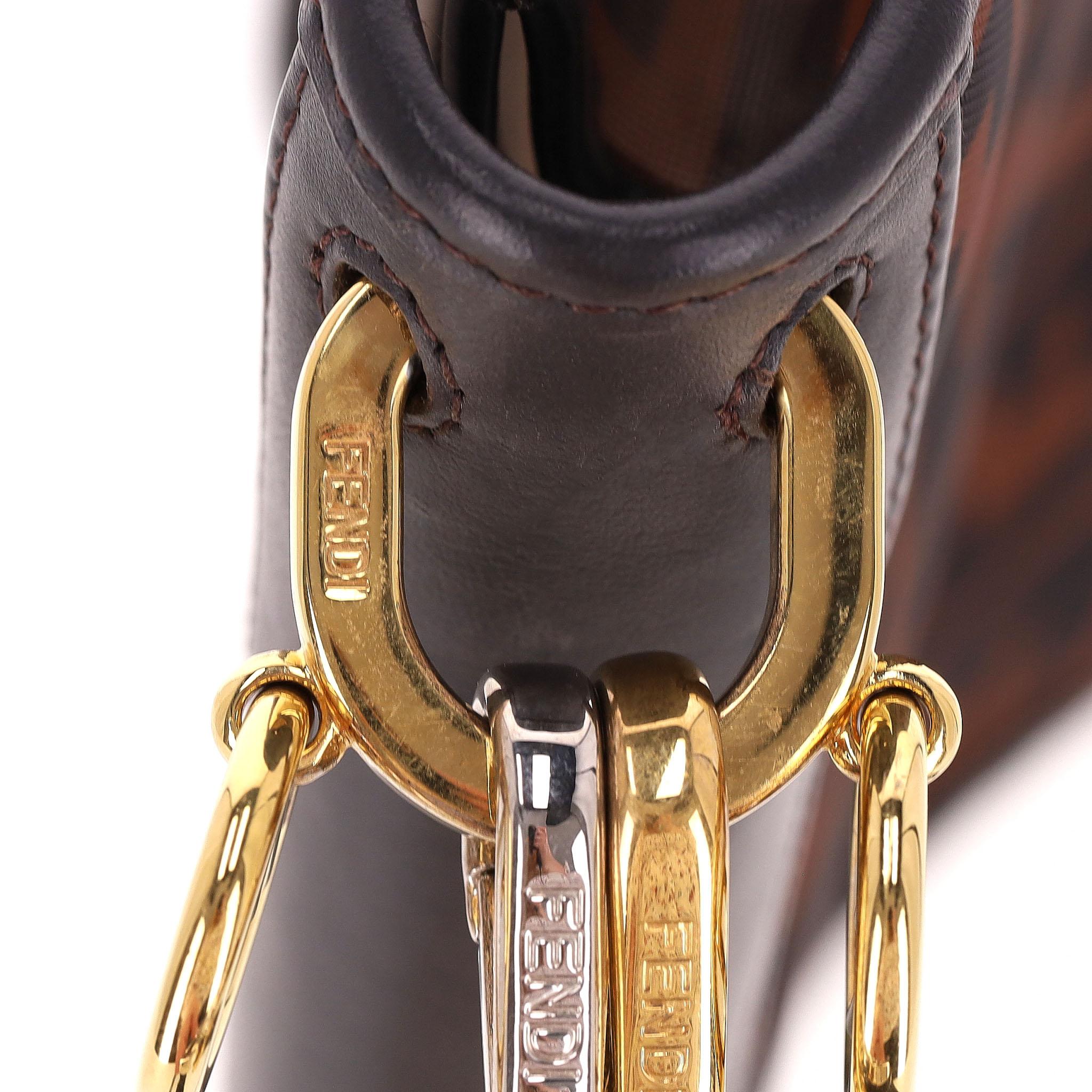 Fendi Mesh Vitello Century 'FF' Monogram 1974 Kan Shoulder Bag en vente 8