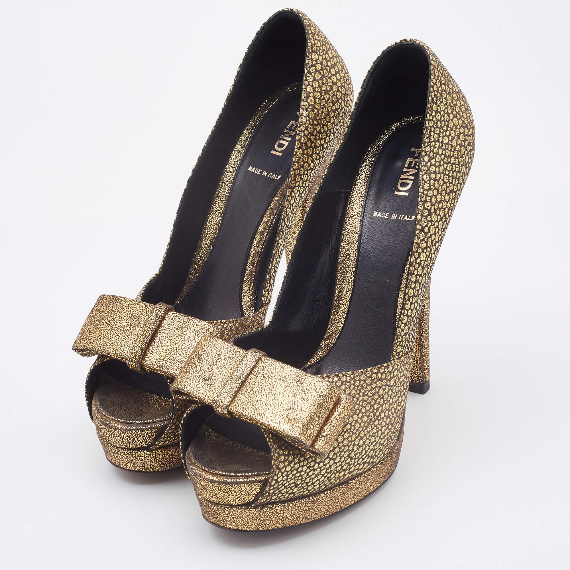 Exhibit an elegant style with this pair of pumps. These elegant shoes are crafted from quality materials. They are set on durable soles and sleek heels.