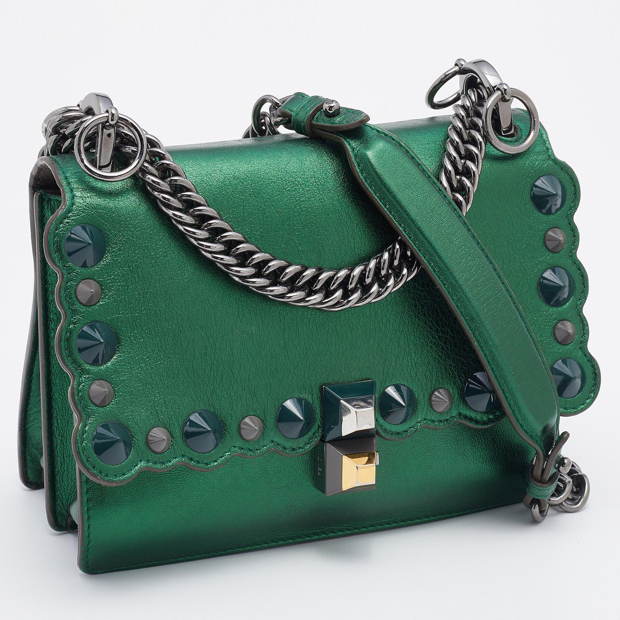 Fendi Metallic Green Leather Small Scalloped Kan I Shoulder Bag In Good Condition In Dubai, Al Qouz 2