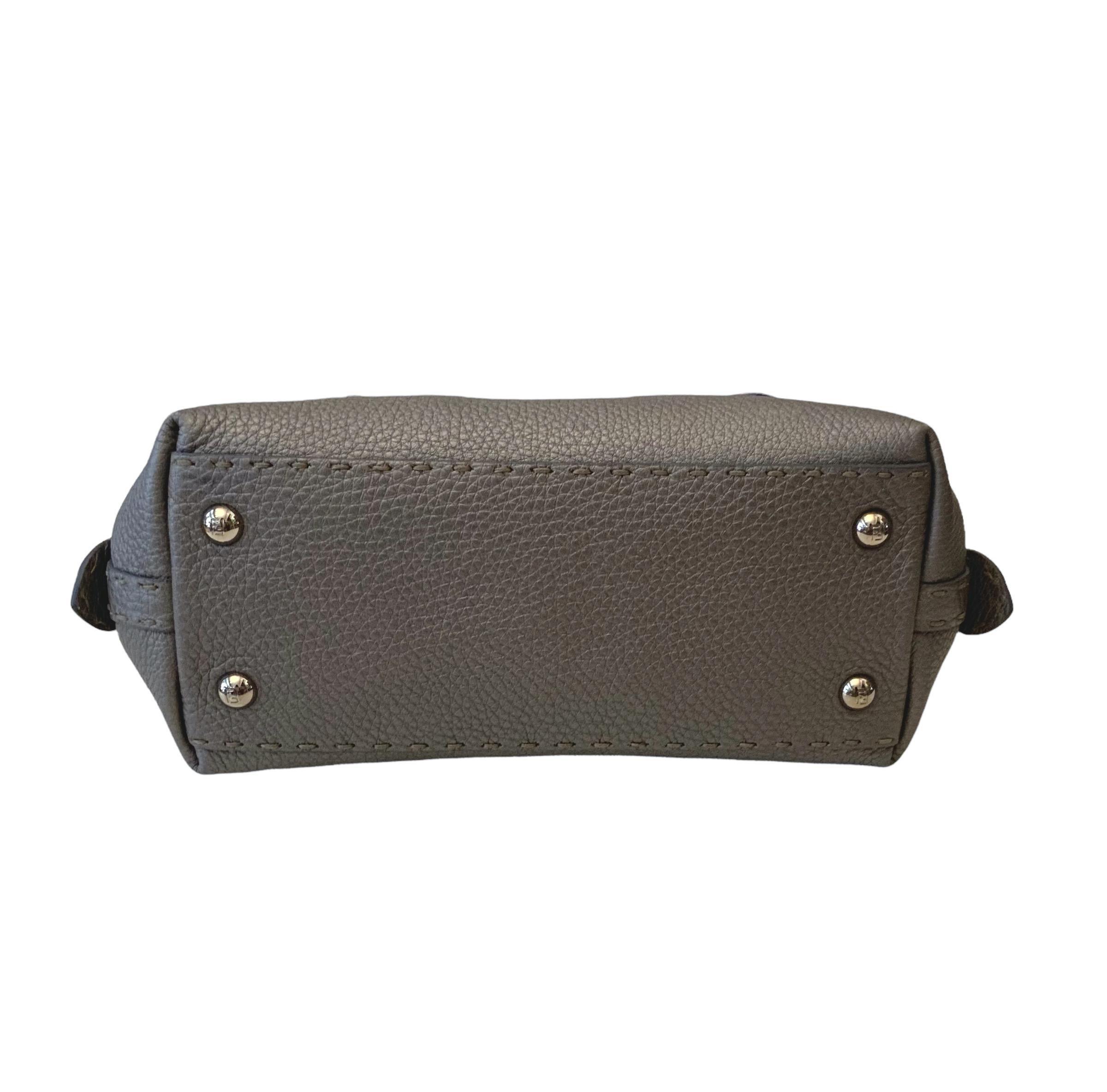 Gris Mini sac Adele Romano Selleria en cuir de veau gris métallisé Fendi