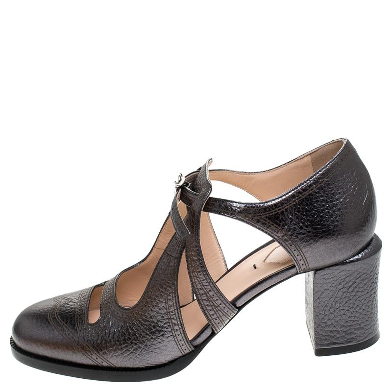  Fendi - Escarpins gris métallisés avec bride à la cheville en forme de chamelle, taille 38,5 Pour femmes 