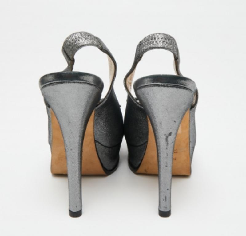 Fendi Sandalias de ante gris metalizado Fendista Peep Toe Slingback Platform Talla 38.5 en venta 3