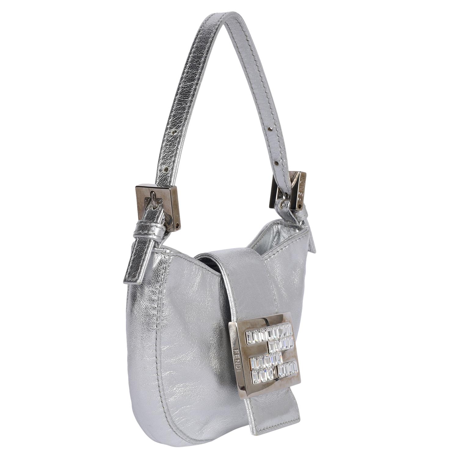 Argento Fendi Metallic Mini Croissant Bag A. Silver in vendita