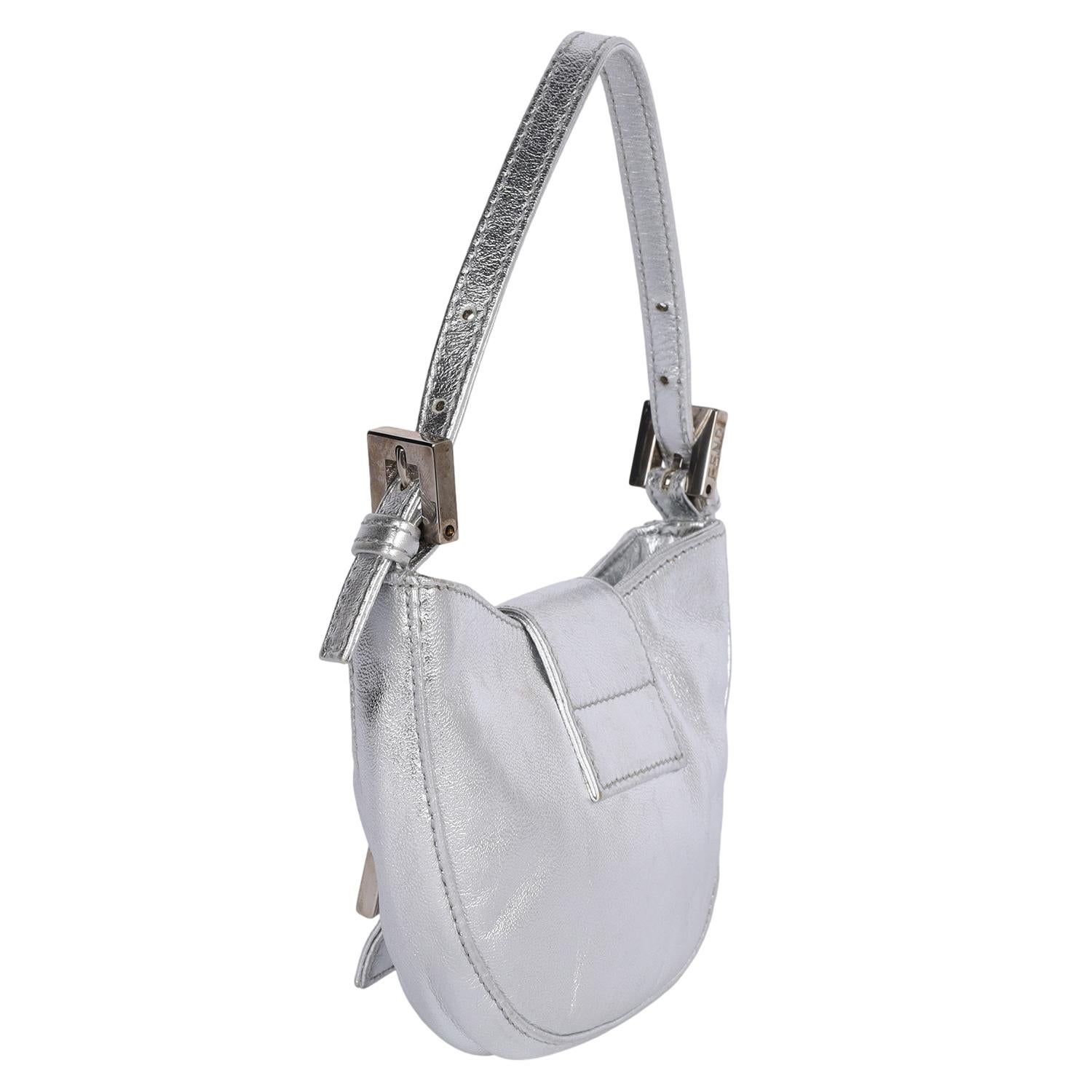Fendi Metallic Mini Croissant Bag A. Silver in vendita 2