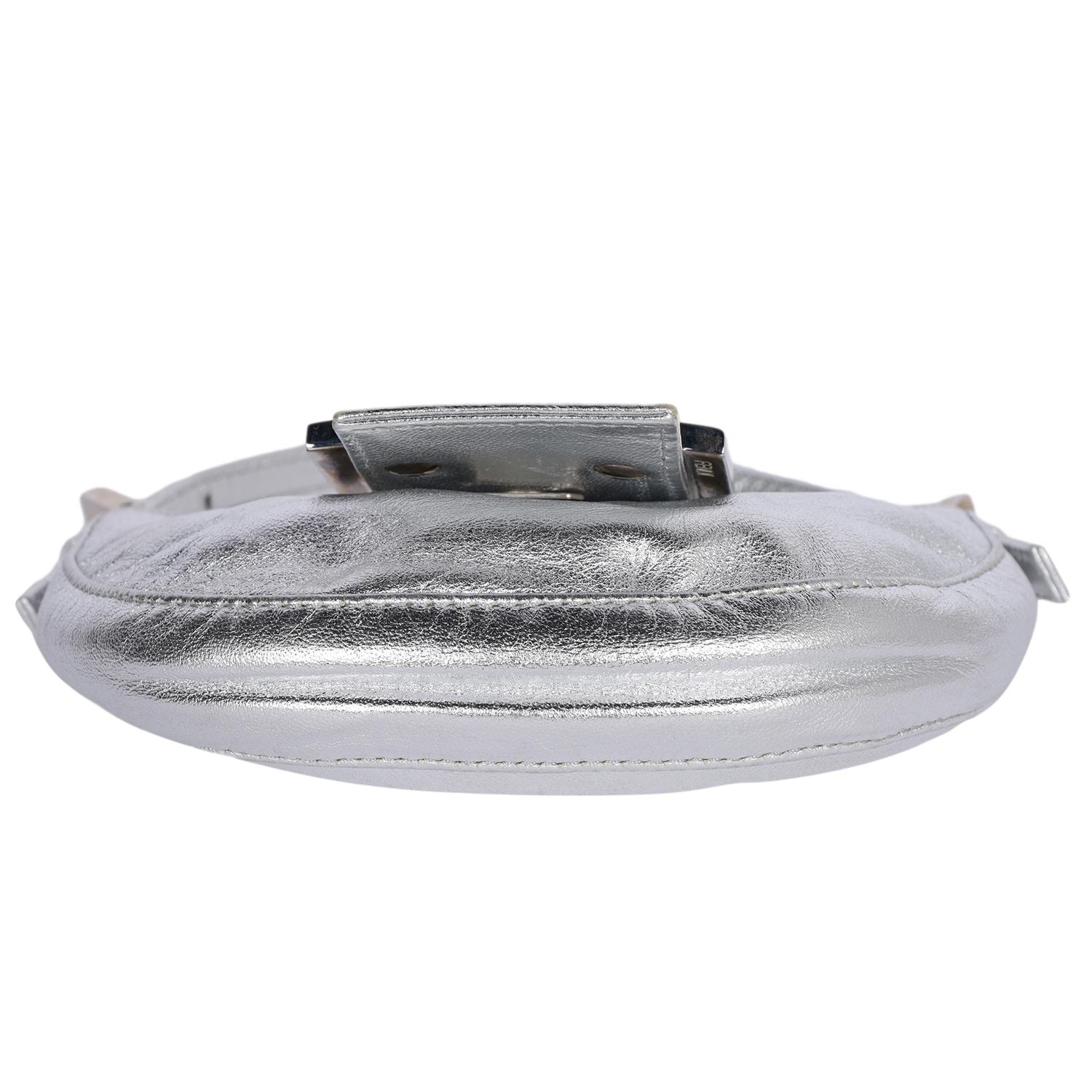 Fendi Metallic Mini Croissant Bag A. Silver in vendita 4