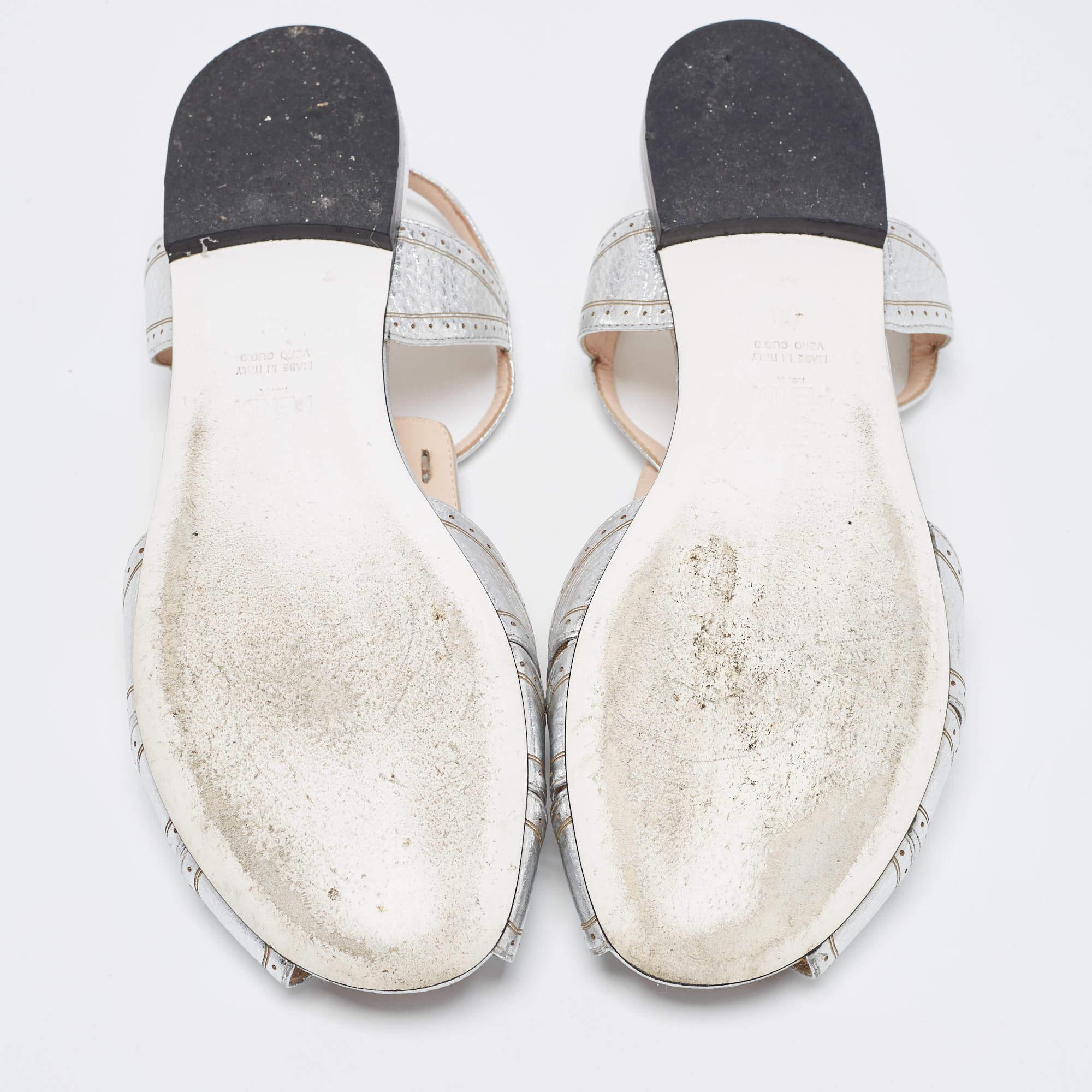Fendi Metallic Silver Foil Leather Chameleon Ankle Strap Flat Sandals Size 36 For Sale 3