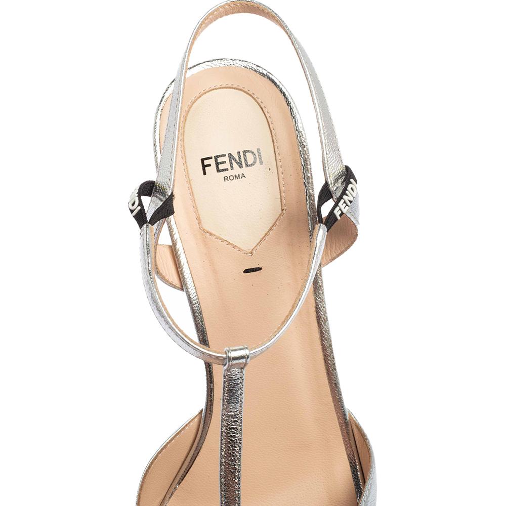 Fendi Metallic Silver/Gold Leather Duo Platform Sandals Size 40 In Good Condition In Dubai, Al Qouz 2
