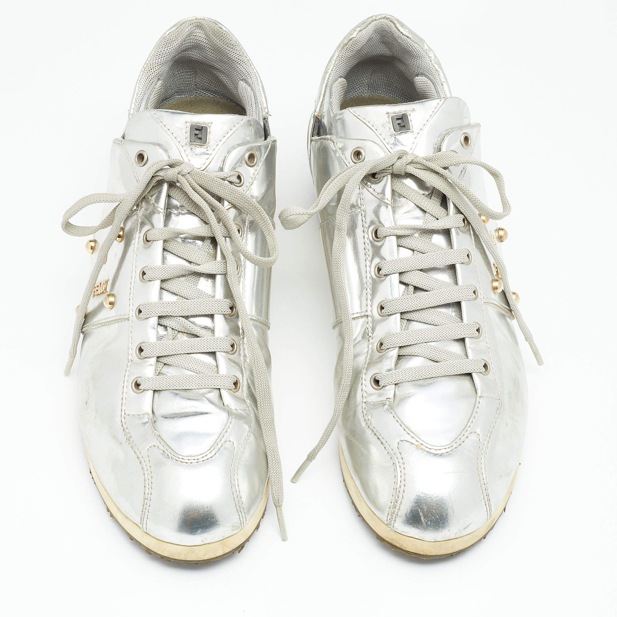Fendi Metallic Silver Patent Leather Low Top Sneakers Size 38 In Good Condition In Dubai, Al Qouz 2
