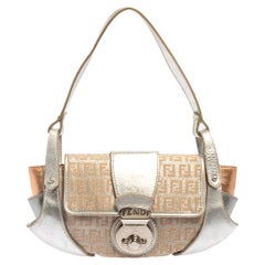 Bolso de hombro Borsa Tuc en lona y piel de zucchino plateado metalizado de Fendi