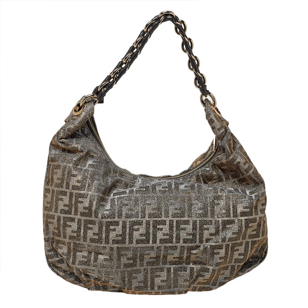 Fendi Borsa Mia in tessuto lurex metallizzato Zucca In condizioni buone a Dubai, Al Qouz 2