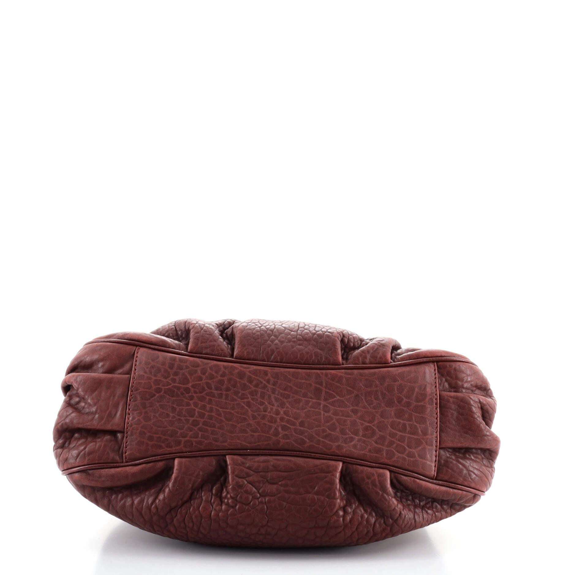 Fendi Mia Tragetasche aus gekörntem Leder Medium im Zustand „Gut“ in NY, NY