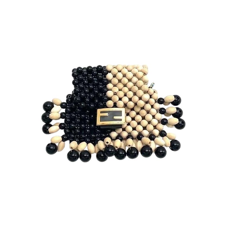 Fendi Micro Acryl Holz Perlen Pico Baguette Charme Kopfhörerhalter Schwarz Natur im Angebot