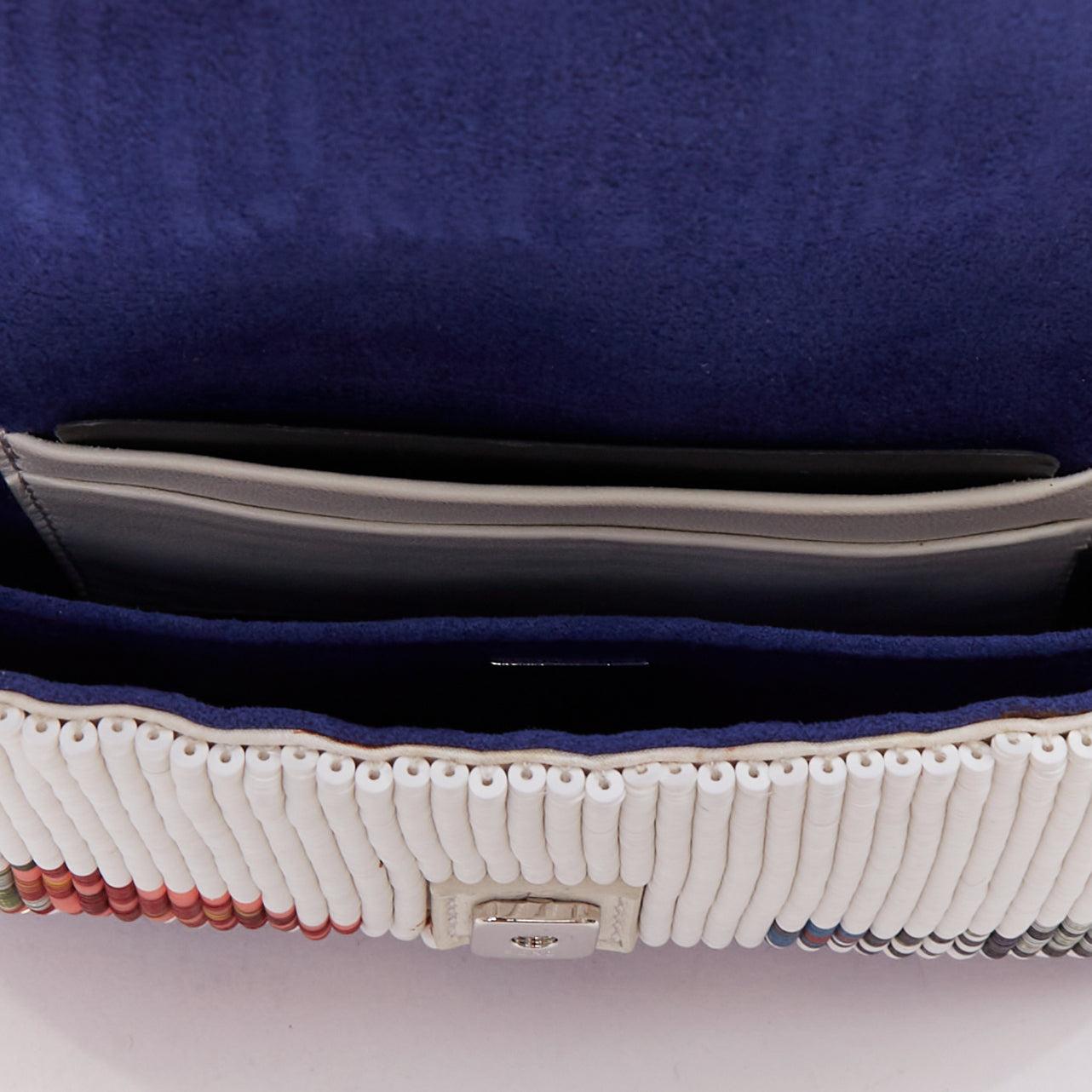 FENDI Micro Baguette azul colorido bordado con cuentas logo FF solapa cadena bolso en venta 4