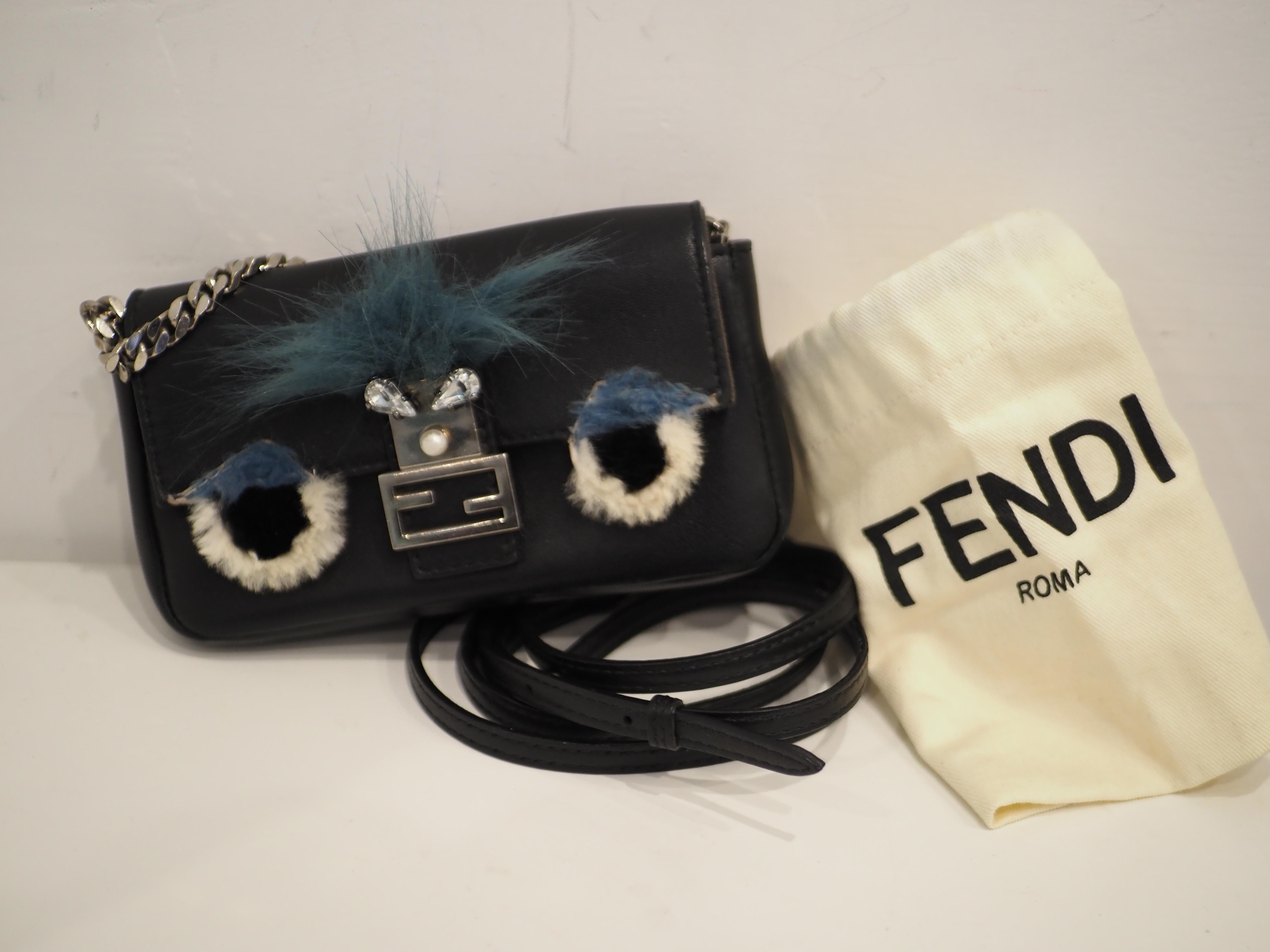 Baguette micro mostro di Fendi in vendita 3