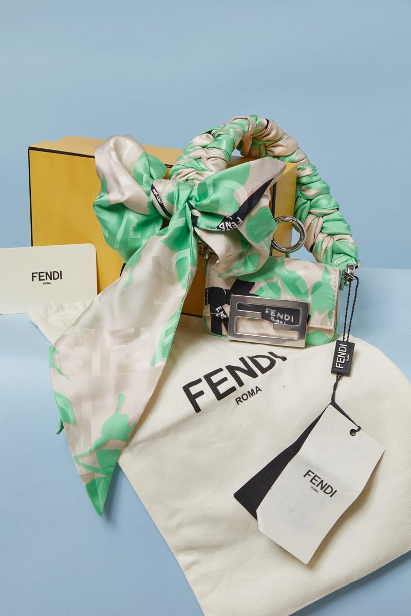 Grigio Mini borsa Fendi in seta verde, beige e nera in vendita