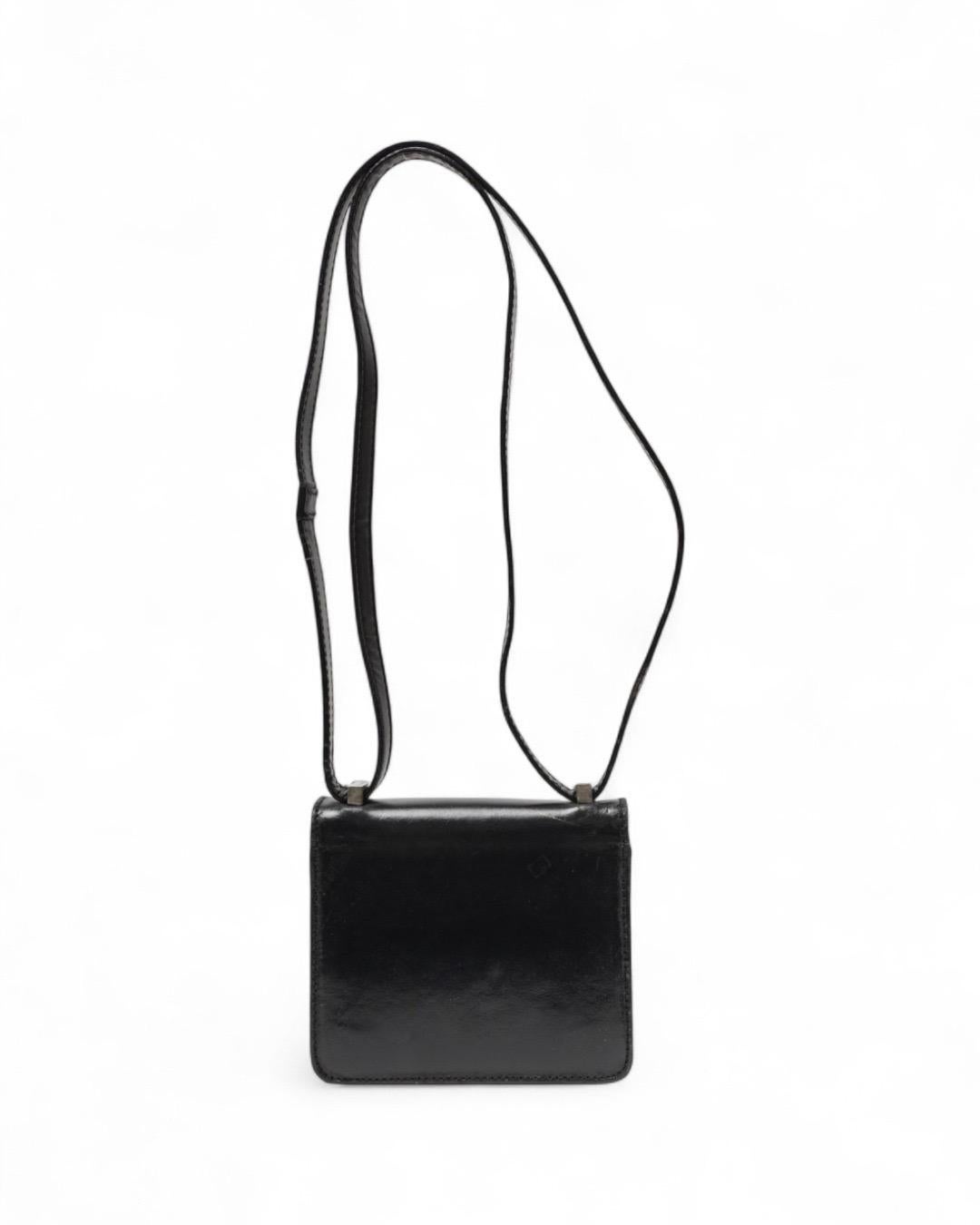 Fendi Mini Bag Sqaure Vintage Nera État moyen - En vente à Torre Del Greco, IT