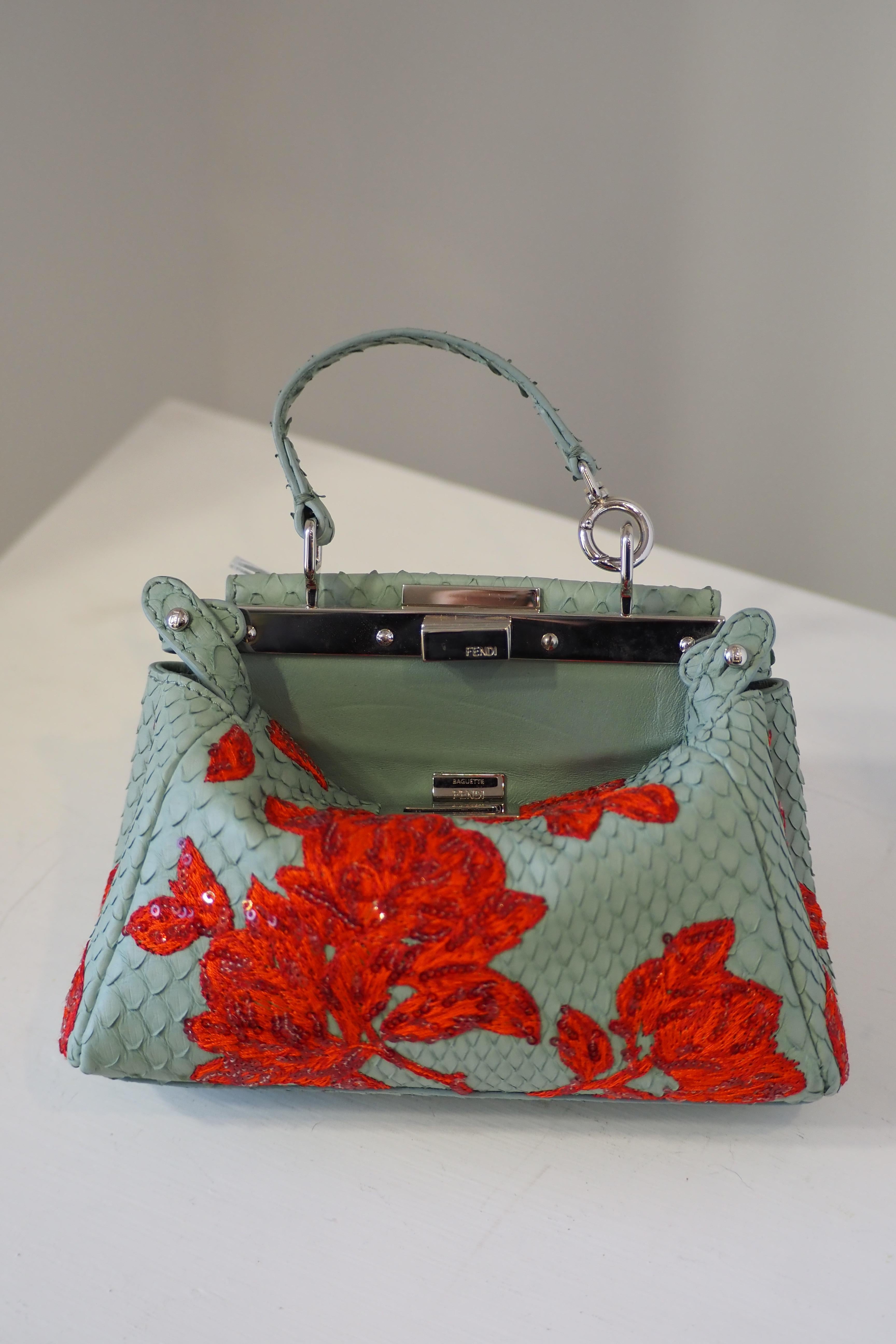 Fendi mini peekaboo python blaues Leder rot Swarovski Steine Tasche 7