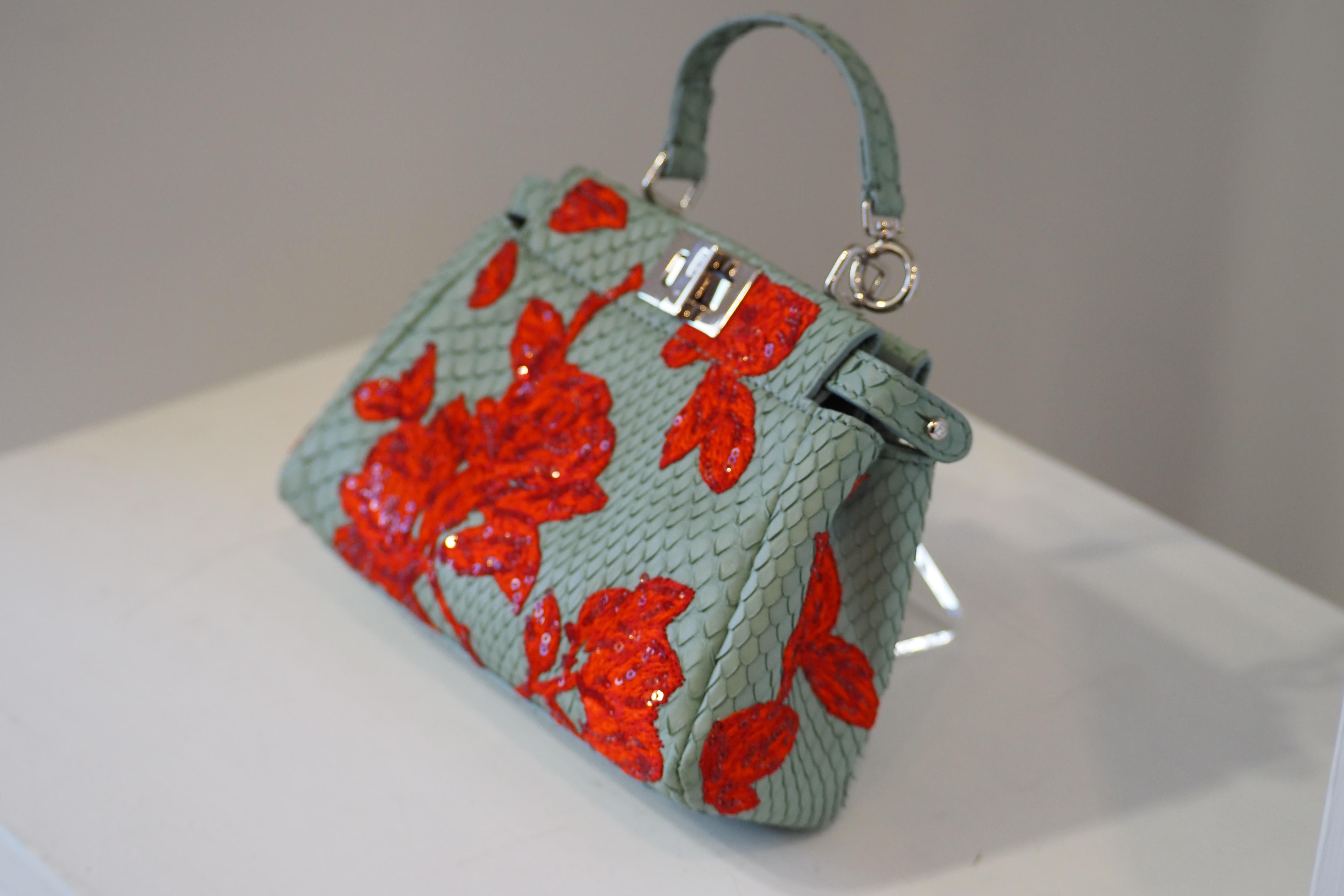 Fendi mini peekaboo python blaues Leder rot Swarovski Steine Tasche 3
