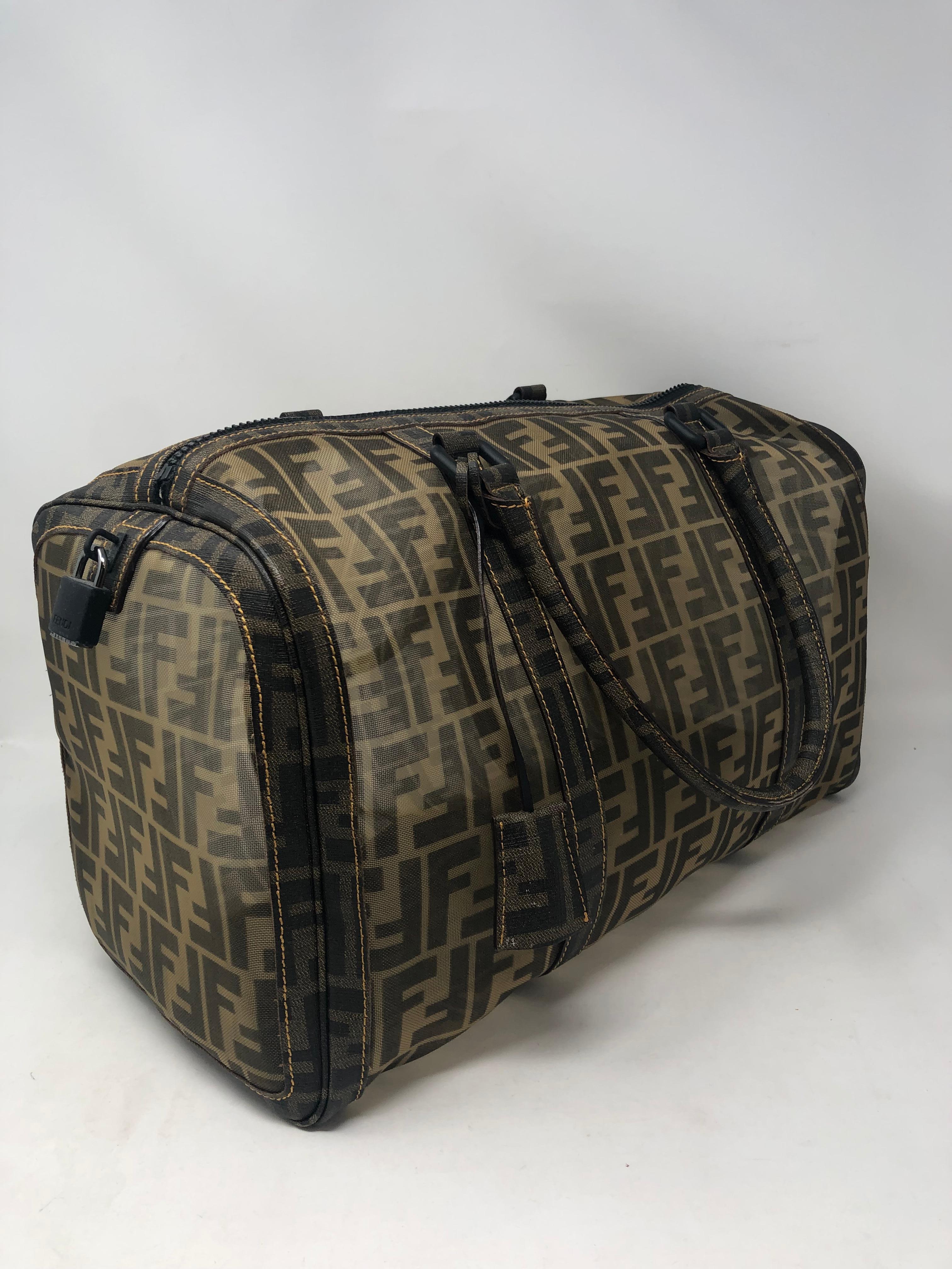Bolso Mono Fendi en Excelente Estado en Athens, GA