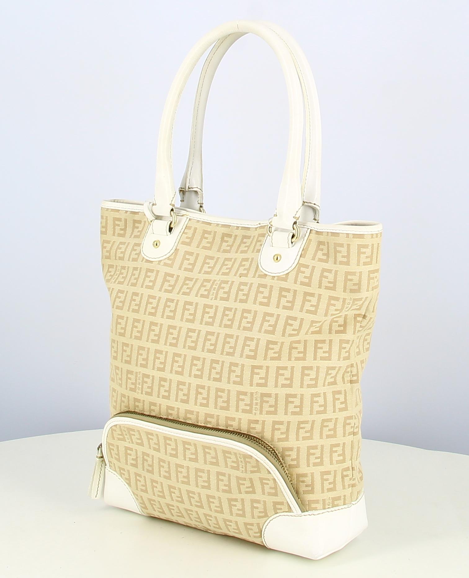 Fendi Monogram Beige And White Handbag In Good Condition For Sale In PARIS, FR