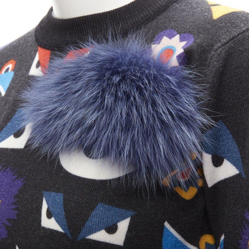 FENDI Monster Bug Eye blue fox fur trim dark grey cropped wool sweater S
Reference: ANWU/A00468
Brand: Fendi
Collection: Monster Bug
Material: Wool
Color: Grey, Multicolour
Extra Details: Dark grey with Monster bug eye. Blue for fur trim at