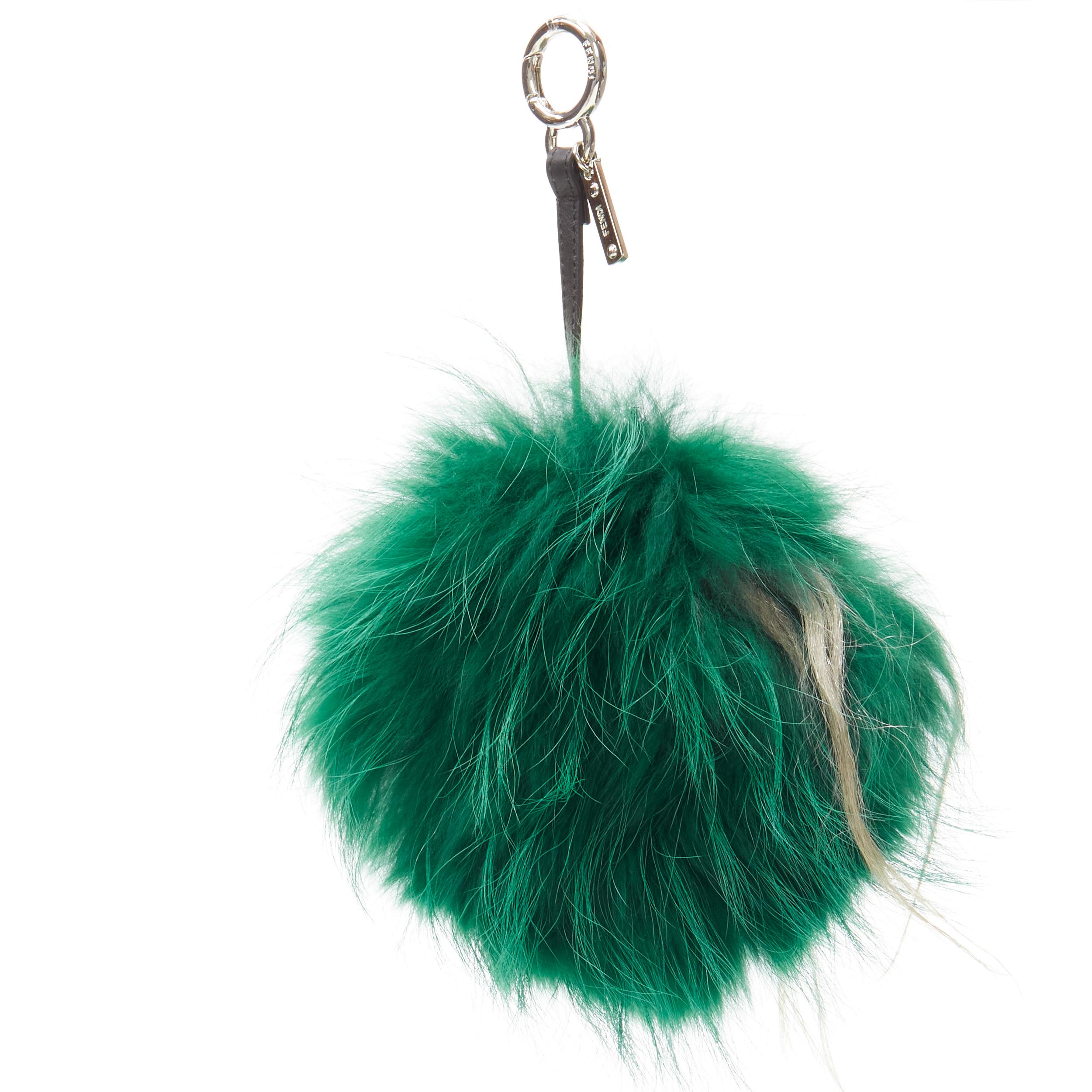 FENDI Monster Bug Grün Schwarz gemischte Fuchs Kaninchen Nerz Schlüsselanhänger Tasche für Damen oder Herren im Angebot