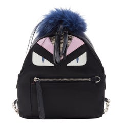 Fendi Monster Eyes Zaino in pelliccia di volpe con catena in nylon nero, zaino piccolo
