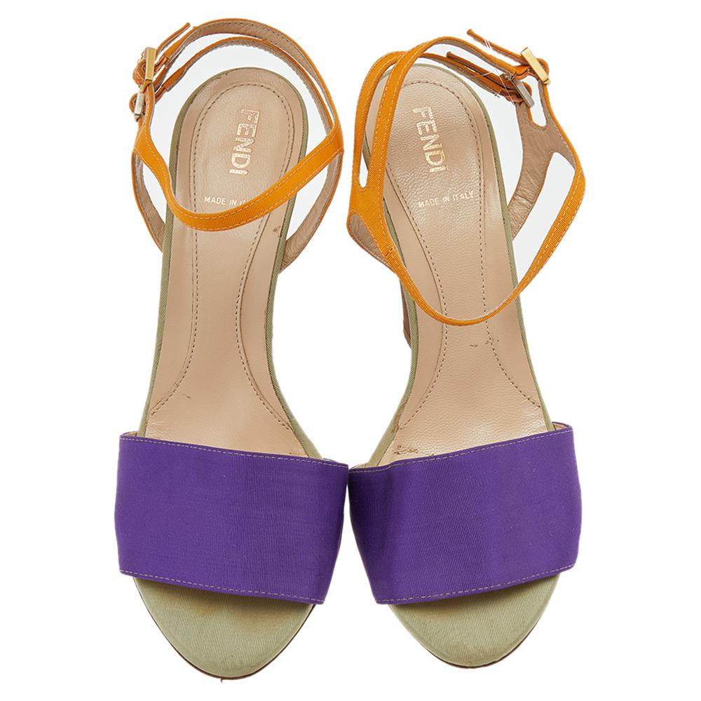 Fendi Multicolor Canvas Ankle Strap Block Heel Sandals Size 38 In Good Condition In Dubai, Al Qouz 2