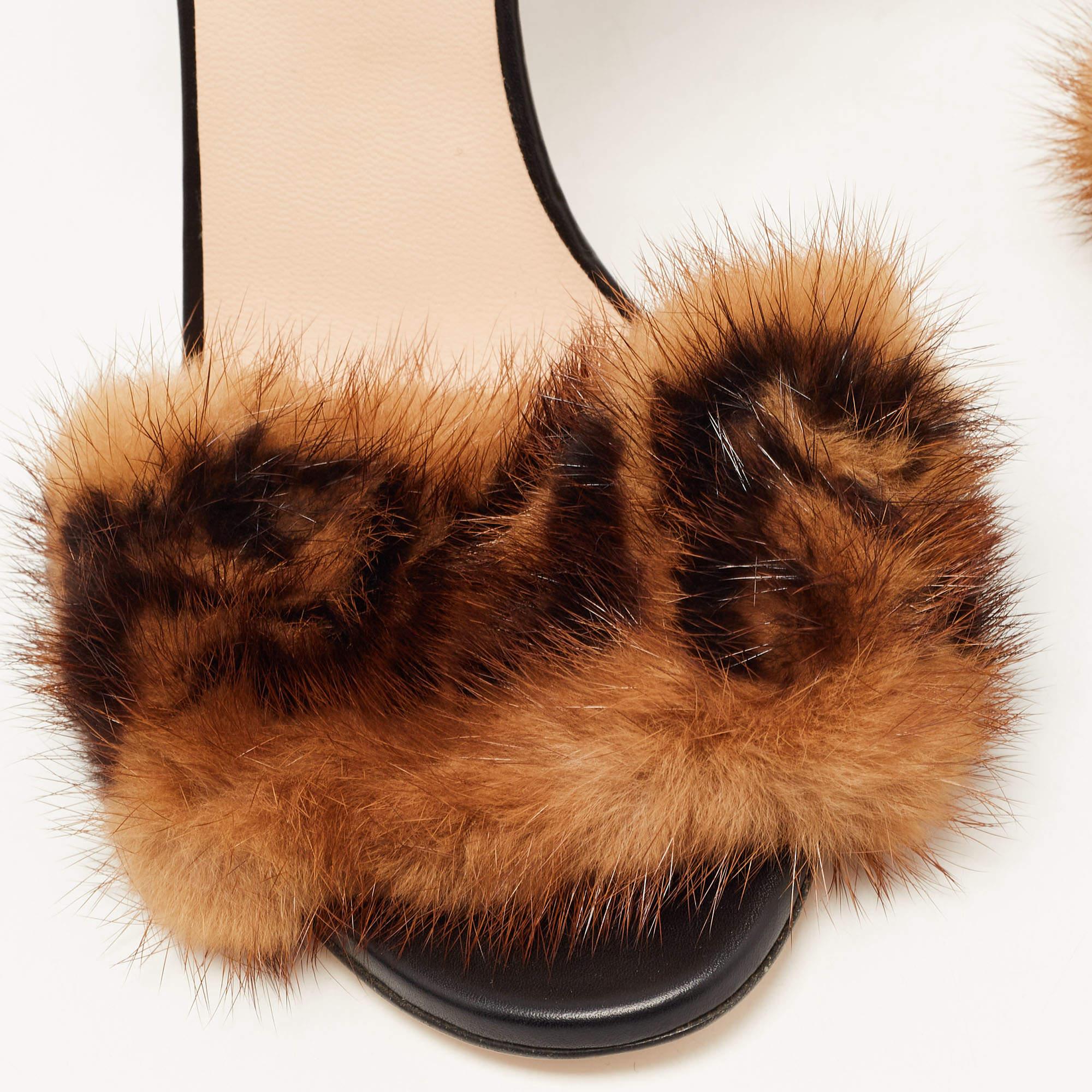 Fendi Multicolor FF Mink Fur Ankle Strap Sandals Size 38 In Excellent Condition In Dubai, Al Qouz 2