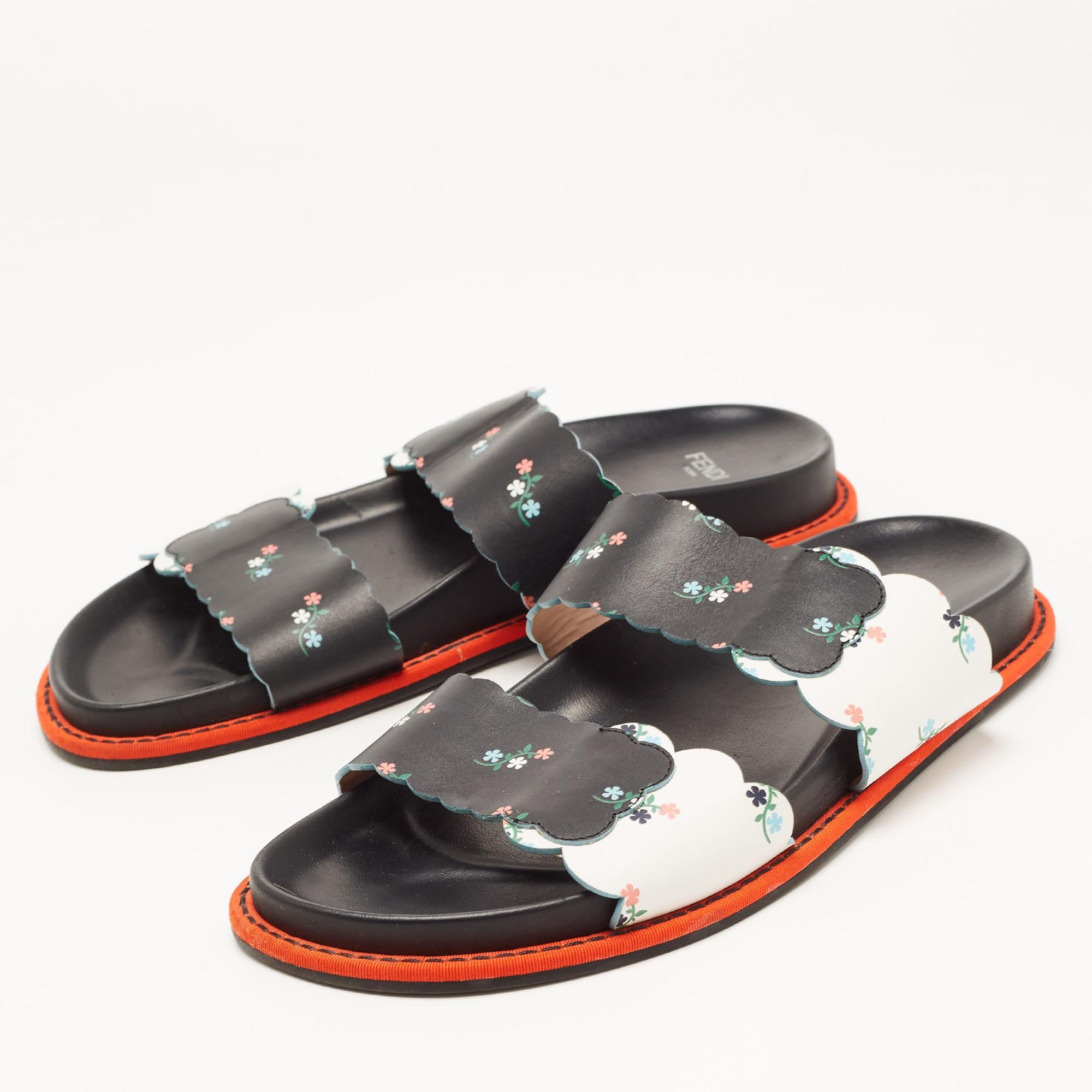 Fendi Multicolor Floral Print Leather Strap Slide Sandals Size 38 In Good Condition For Sale In Dubai, Al Qouz 2