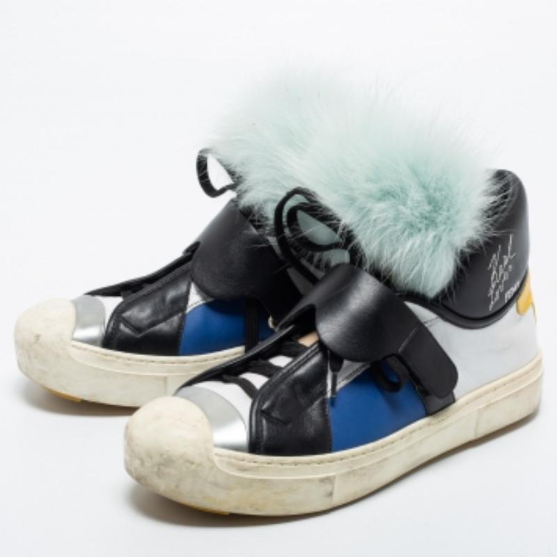 Turnschuhe wie diese sind der perfekte Weg, um Luxus und Komfort zu erleben. Die aus hochwertigem MATERIAL gefertigten Sneaker haben eine klassische Silhouette und sind sehr robust. Kombinieren Sie sie mit Ihrer Freizeitkleidung.