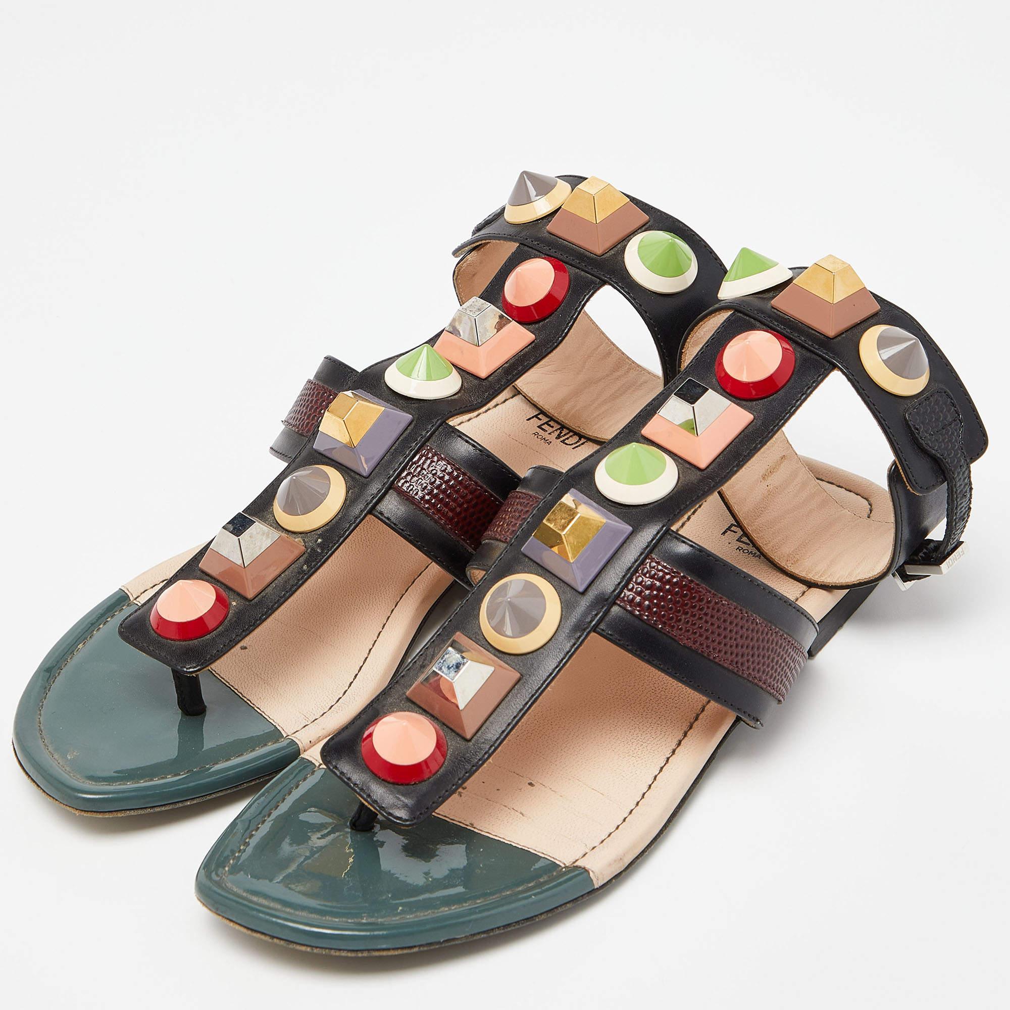  Fendi Multicolor Leather Studded Ankle Strap Flat Sandals Size 35 In Good Condition In Dubai, Al Qouz 2